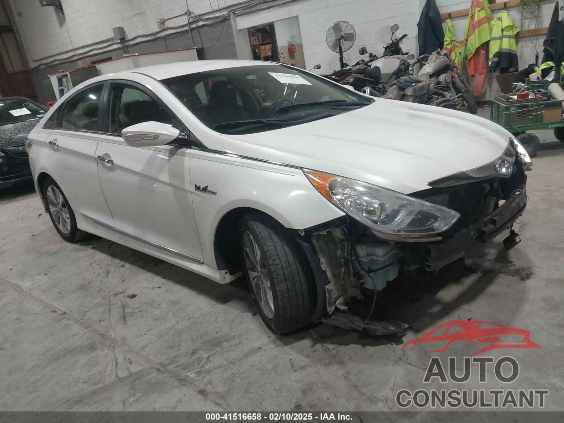 HYUNDAI SONATA HYBRID 2013 - KMHEC4A45DA090053