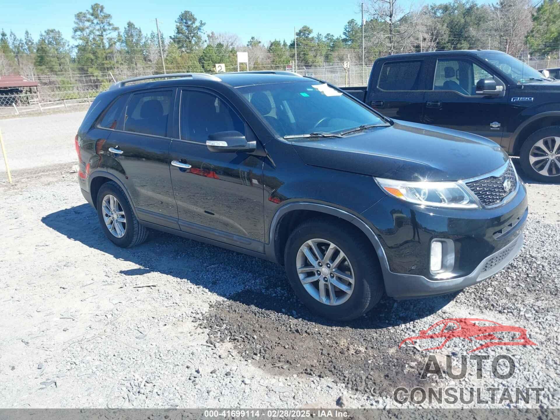KIA SORENTO 2015 - 5XYKT3A65FG551712