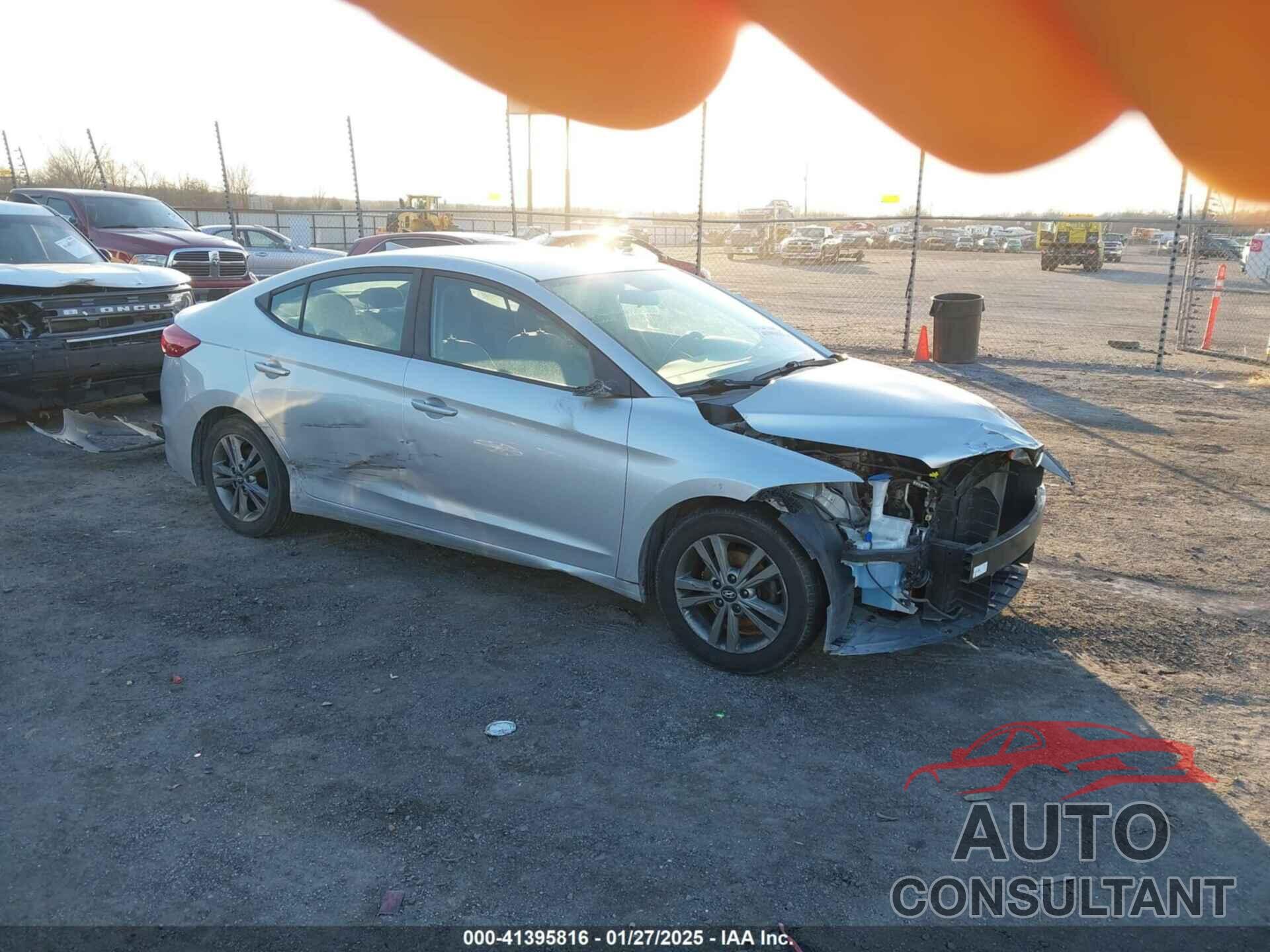 HYUNDAI ELANTRA 2018 - 5NPD84LF4JH318709