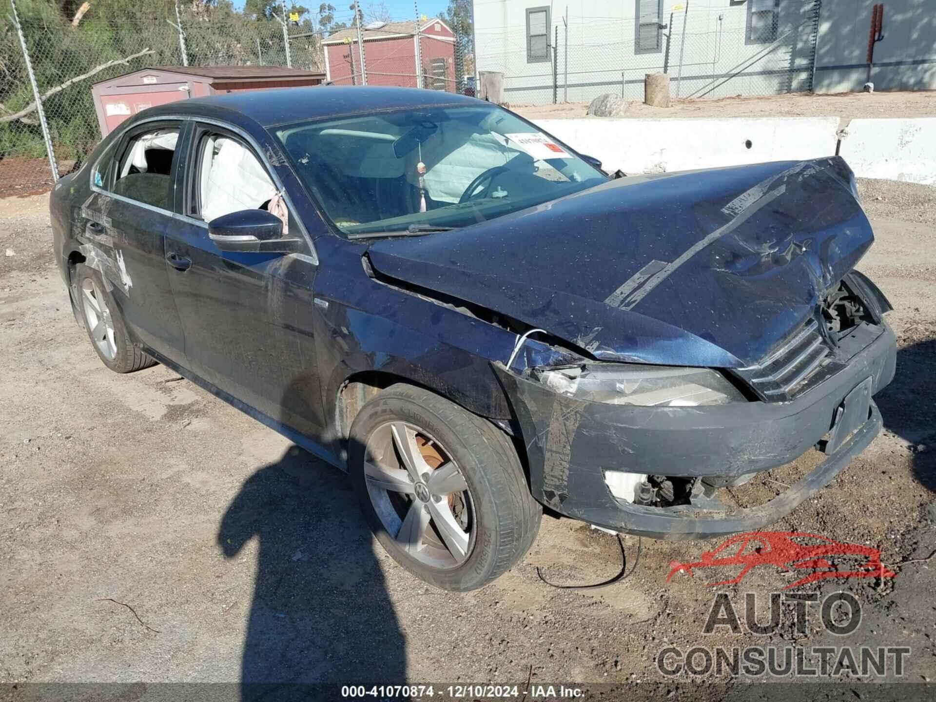 VOLKSWAGEN PASSAT 2014 - 1VWAT7A38EC063881