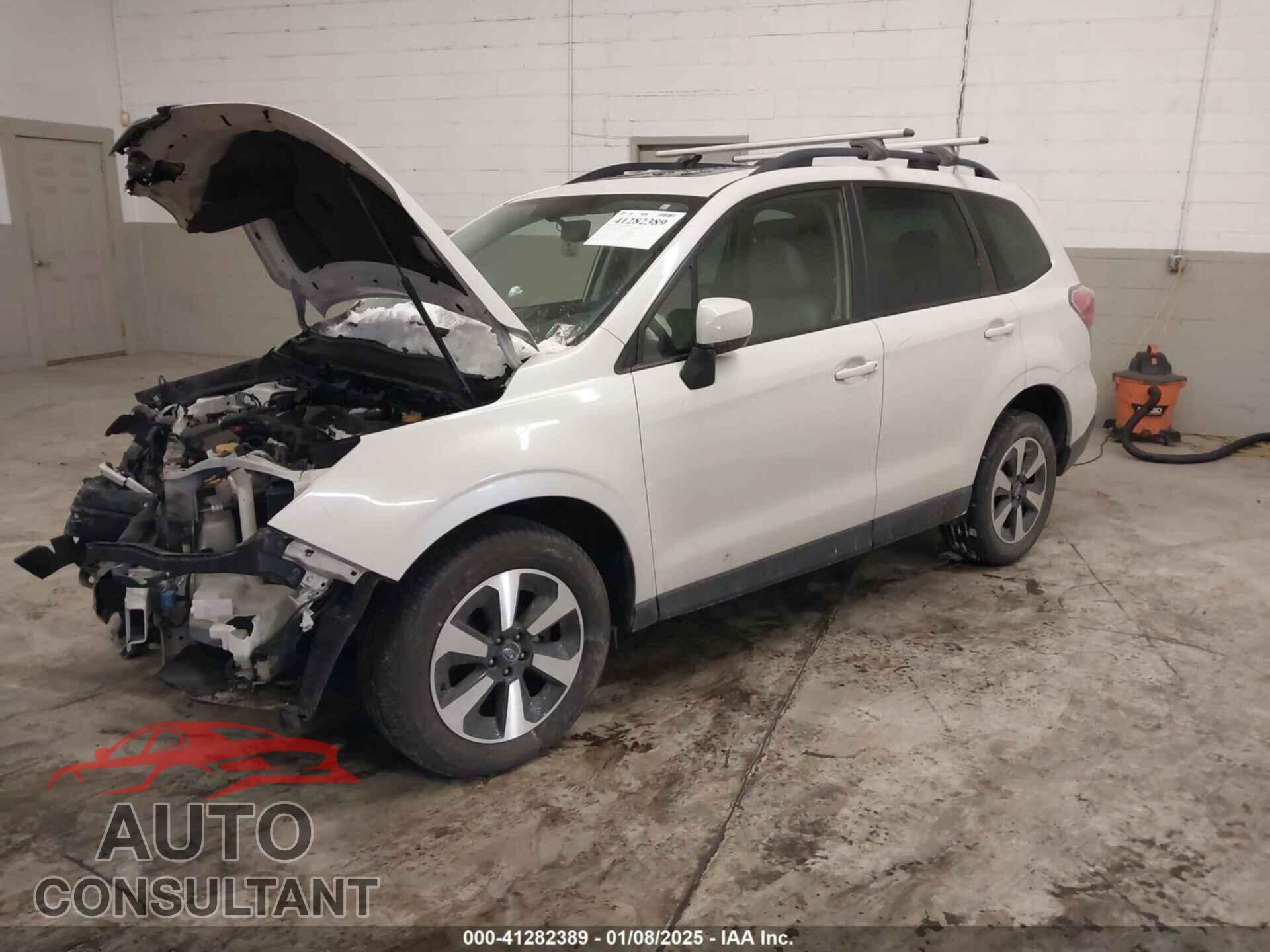 SUBARU FORESTER 2017 - JF2SJAEC1HH592148