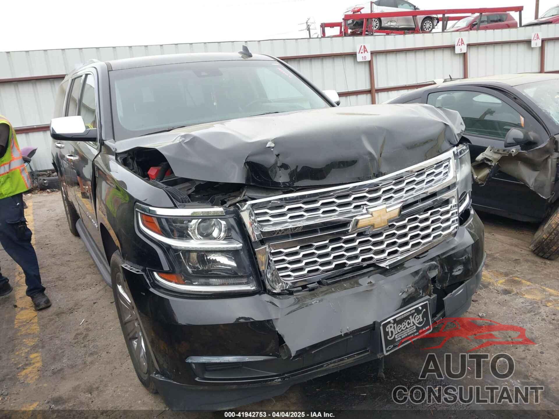 CHEVROLET SUBURBAN 2019 - 1GNSKHKC0KR368886