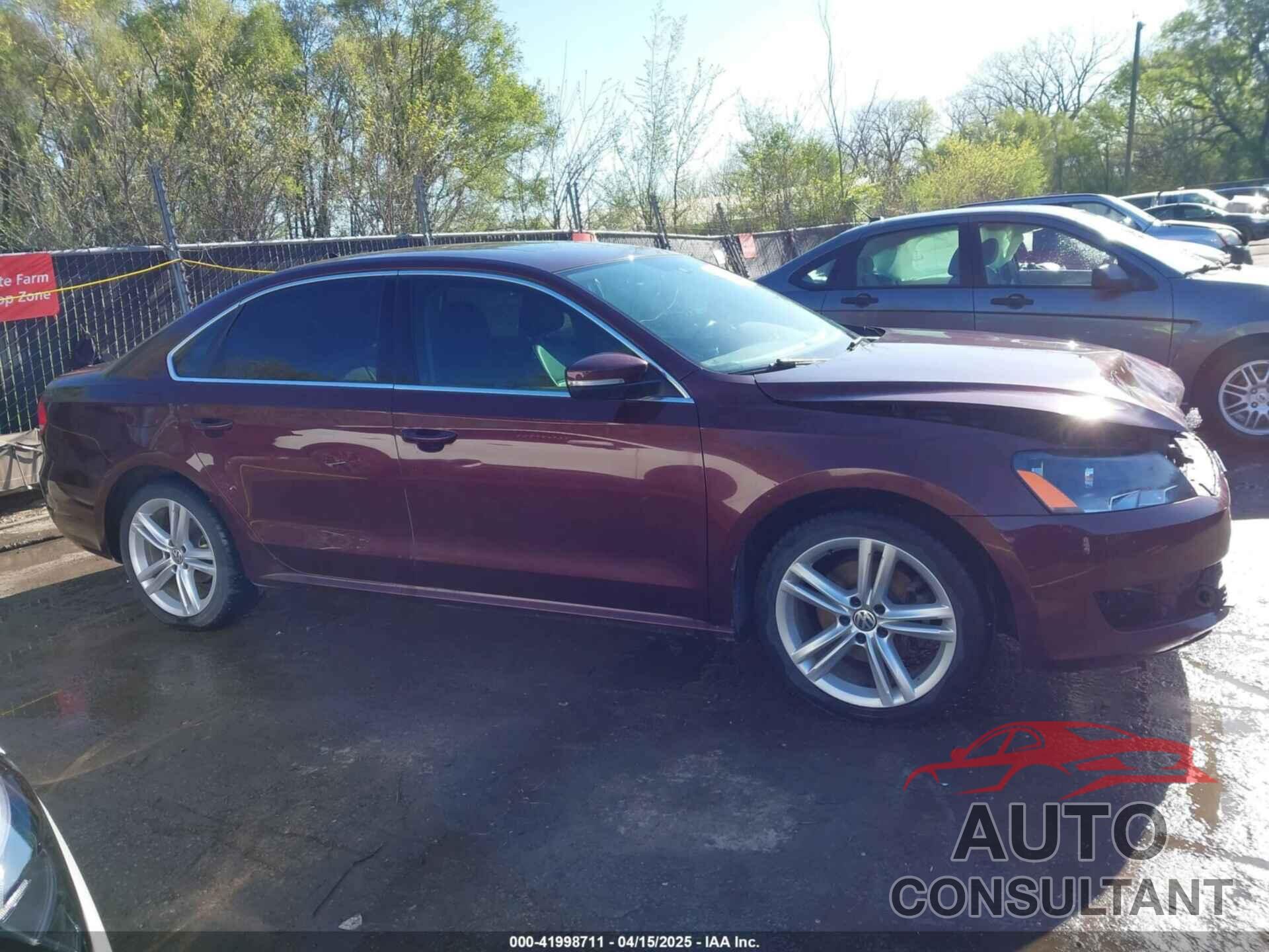 VOLKSWAGEN PASSAT 2014 - 1VWBH7A38EC015013