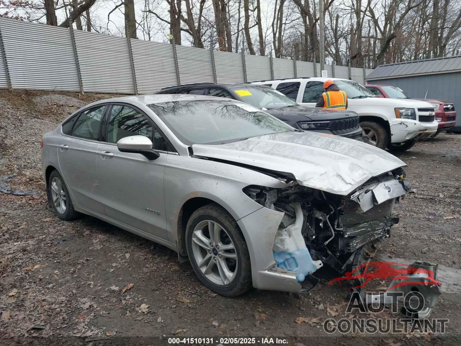 FORD FUSION HYBRID 2018 - 3FA6P0LU1JR266123