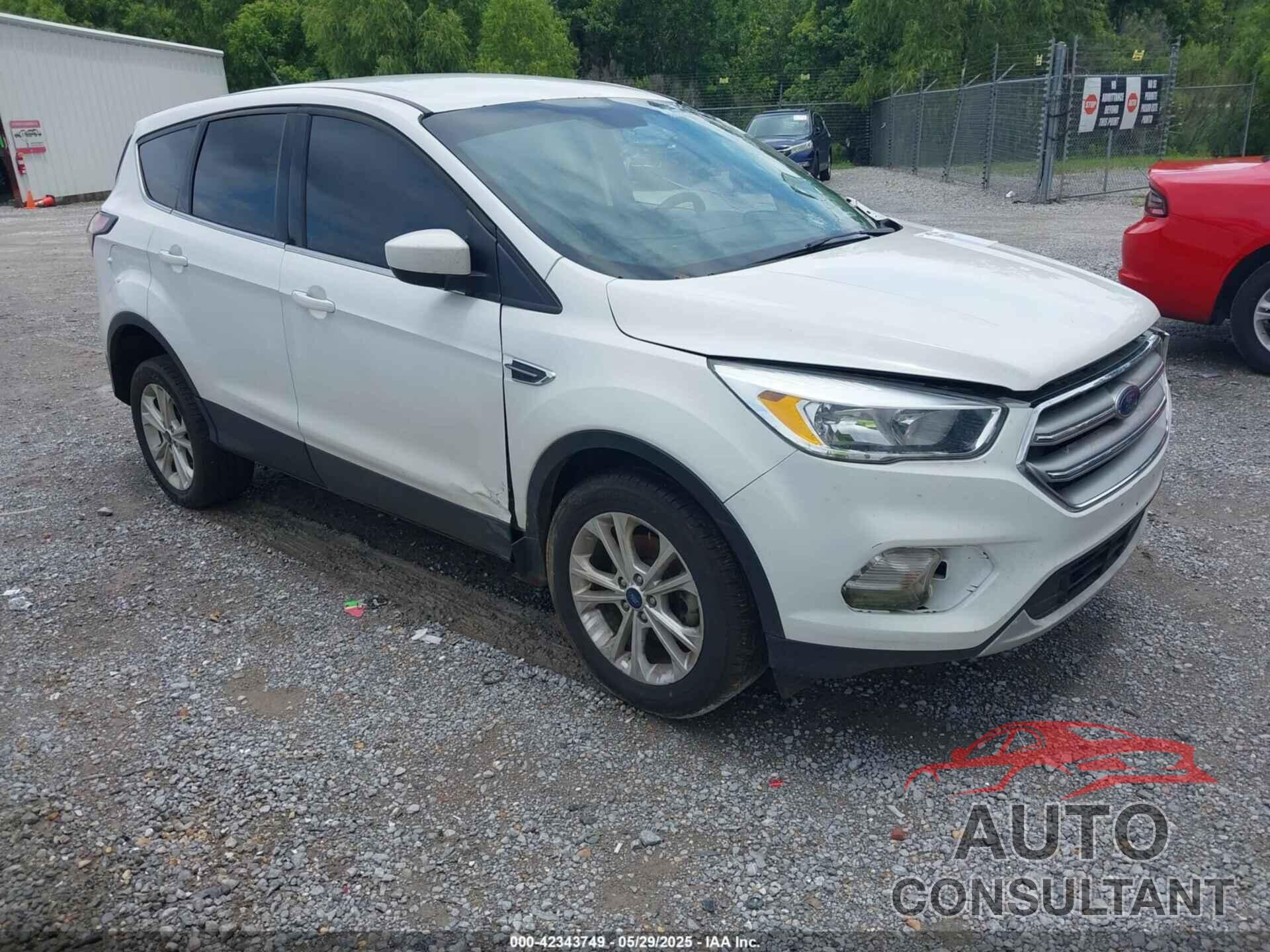 FORD ESCAPE 2017 - 1FMCU0GD9HUE64639