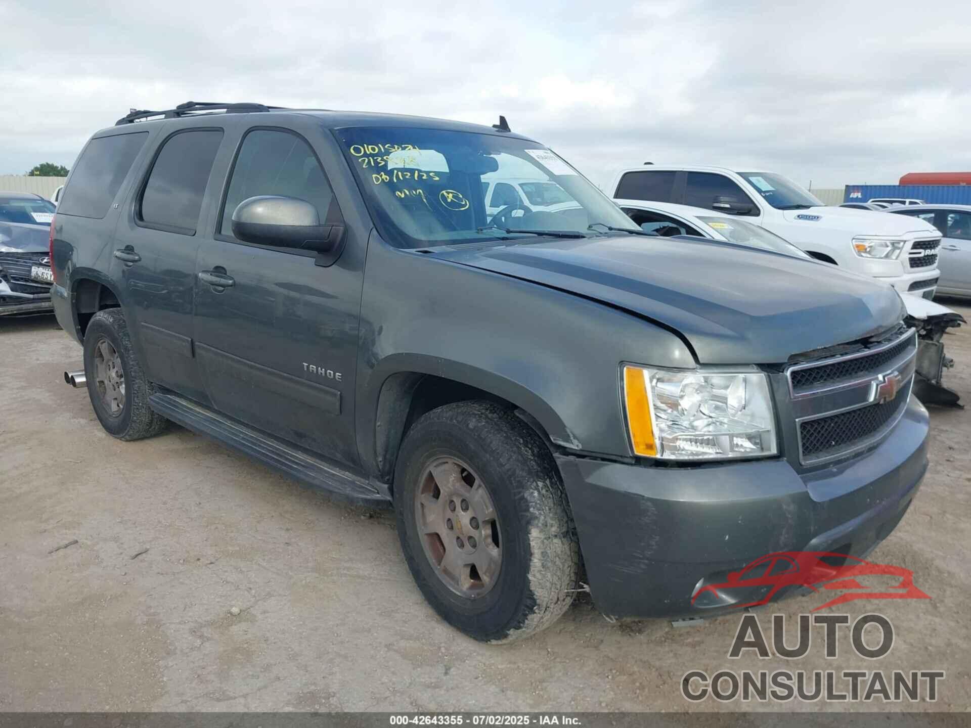 CHEVROLET TAHOE 2011 - 1GNSCBE03BR213888