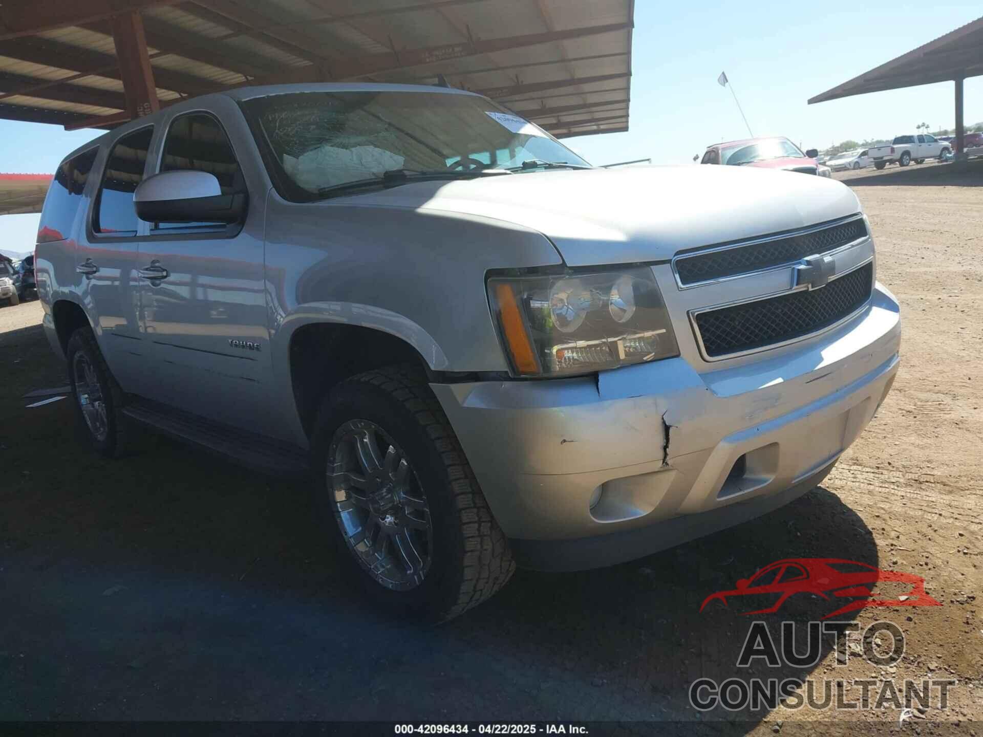 CHEVROLET TAHOE 2013 - 1GNSCAE03DR179027