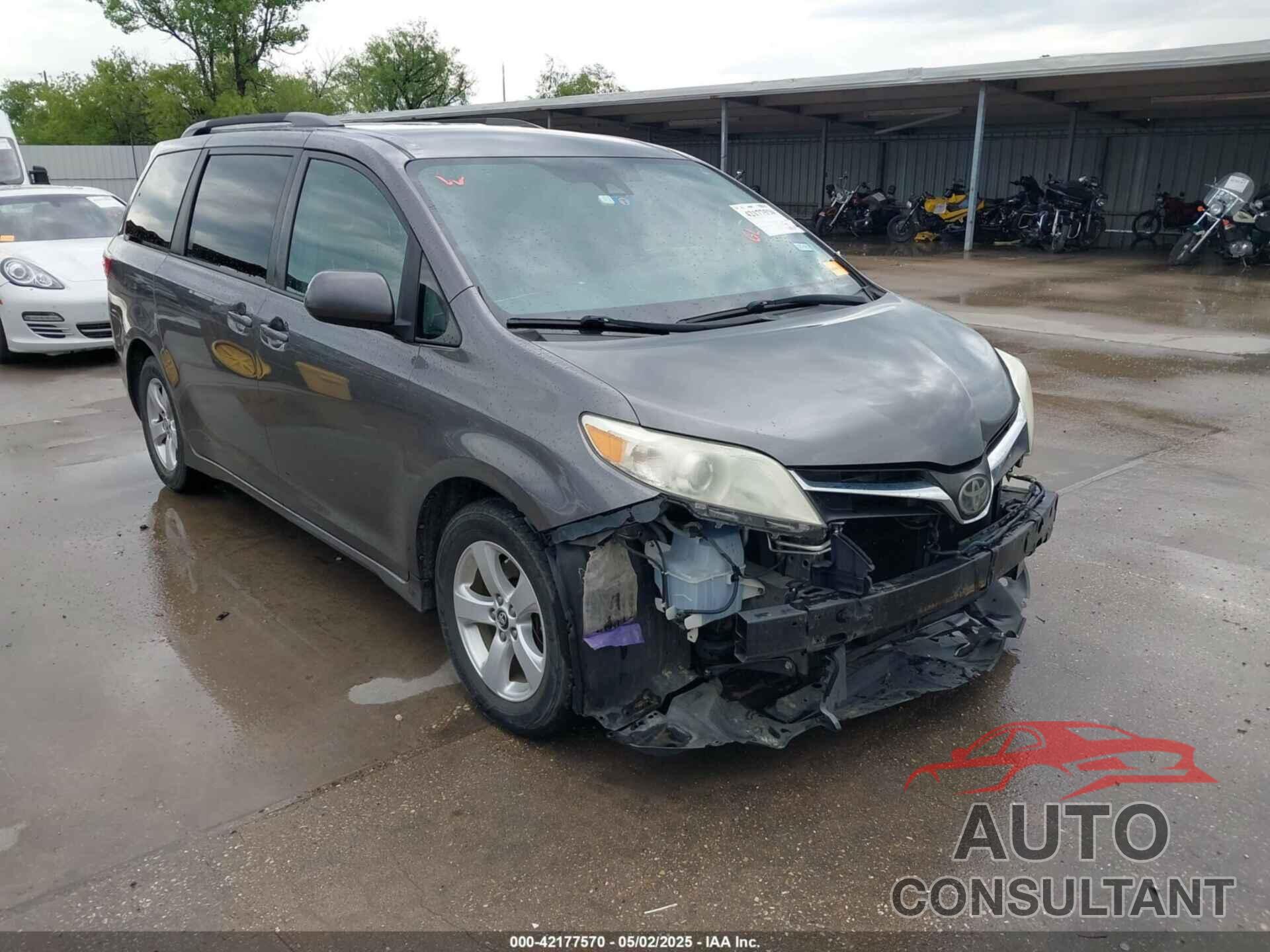 TOYOTA SIENNA 2018 - 5TDKZ3DC4JS903500