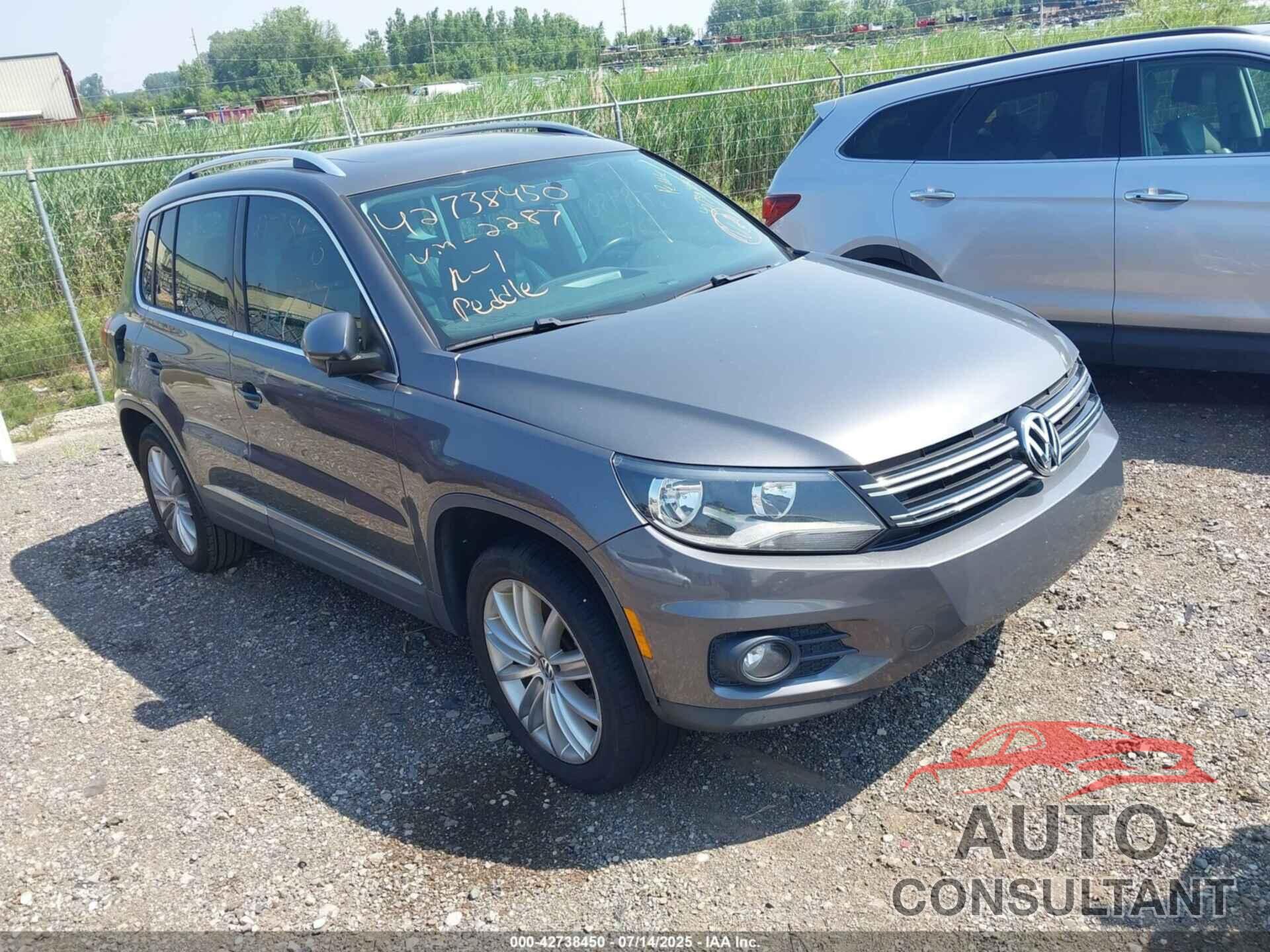 VOLKSWAGEN TIGUAN 2012 - WVGAV7AX0CW002287