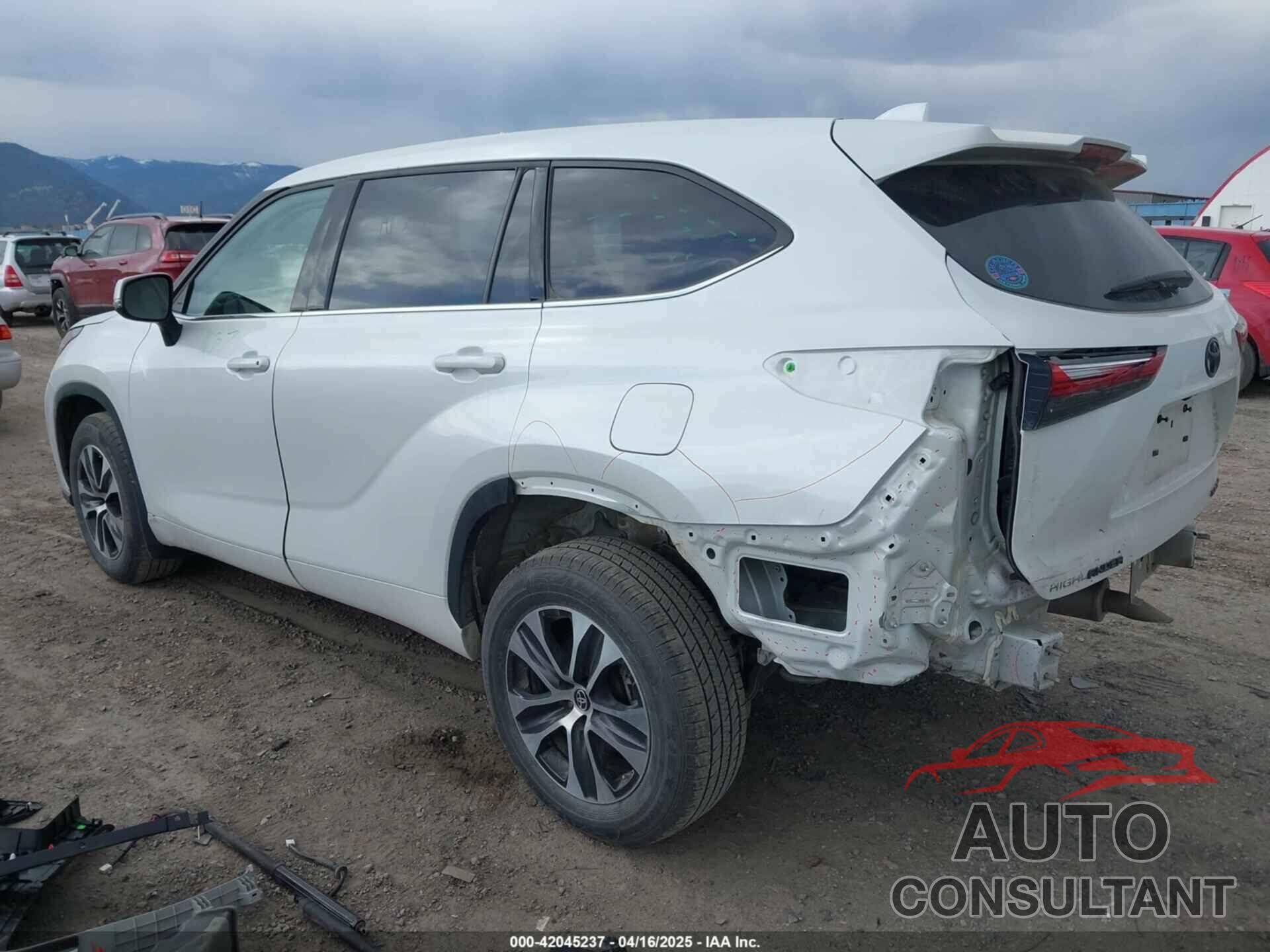 TOYOTA HIGHLANDER 2022 - 5TDGZRBHXNS234405
