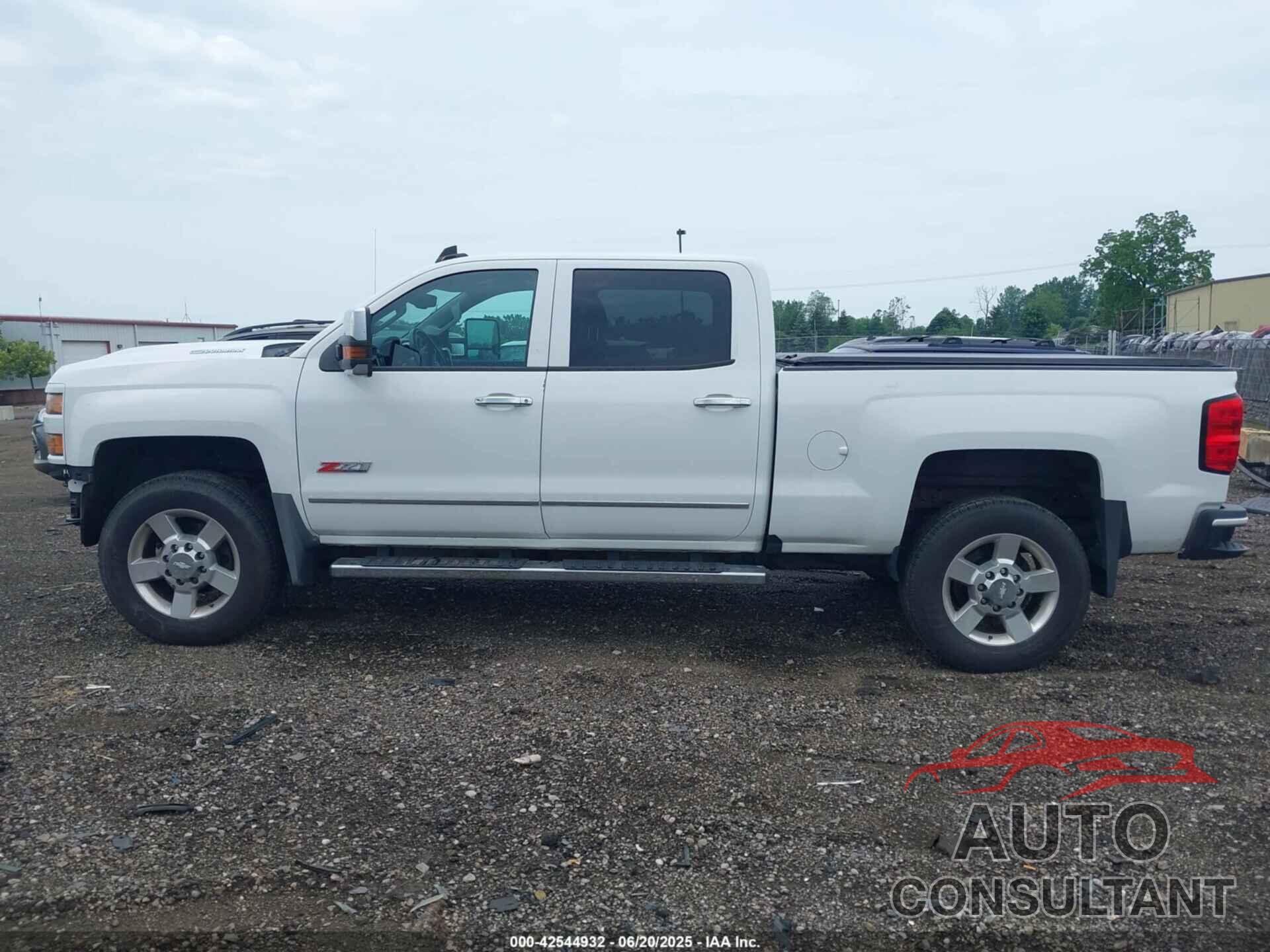 CHEVROLET SILVERADO 2500HD 2017 - 1GC1KVEY1HF242802