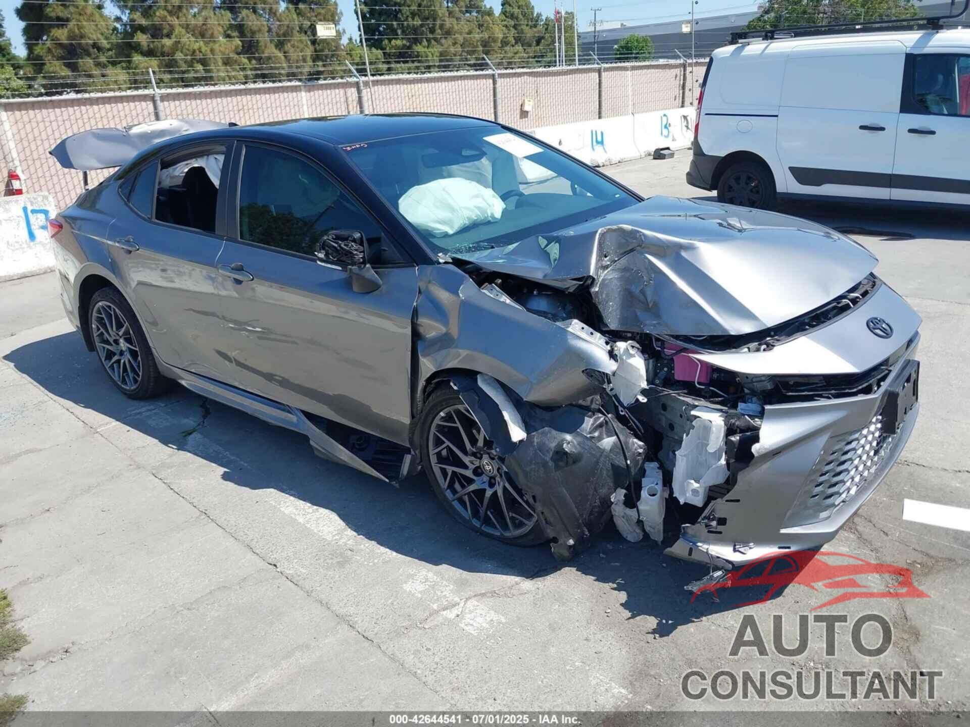 TOYOTA CAMRY 2025 - 4T1DAACK5SU551369