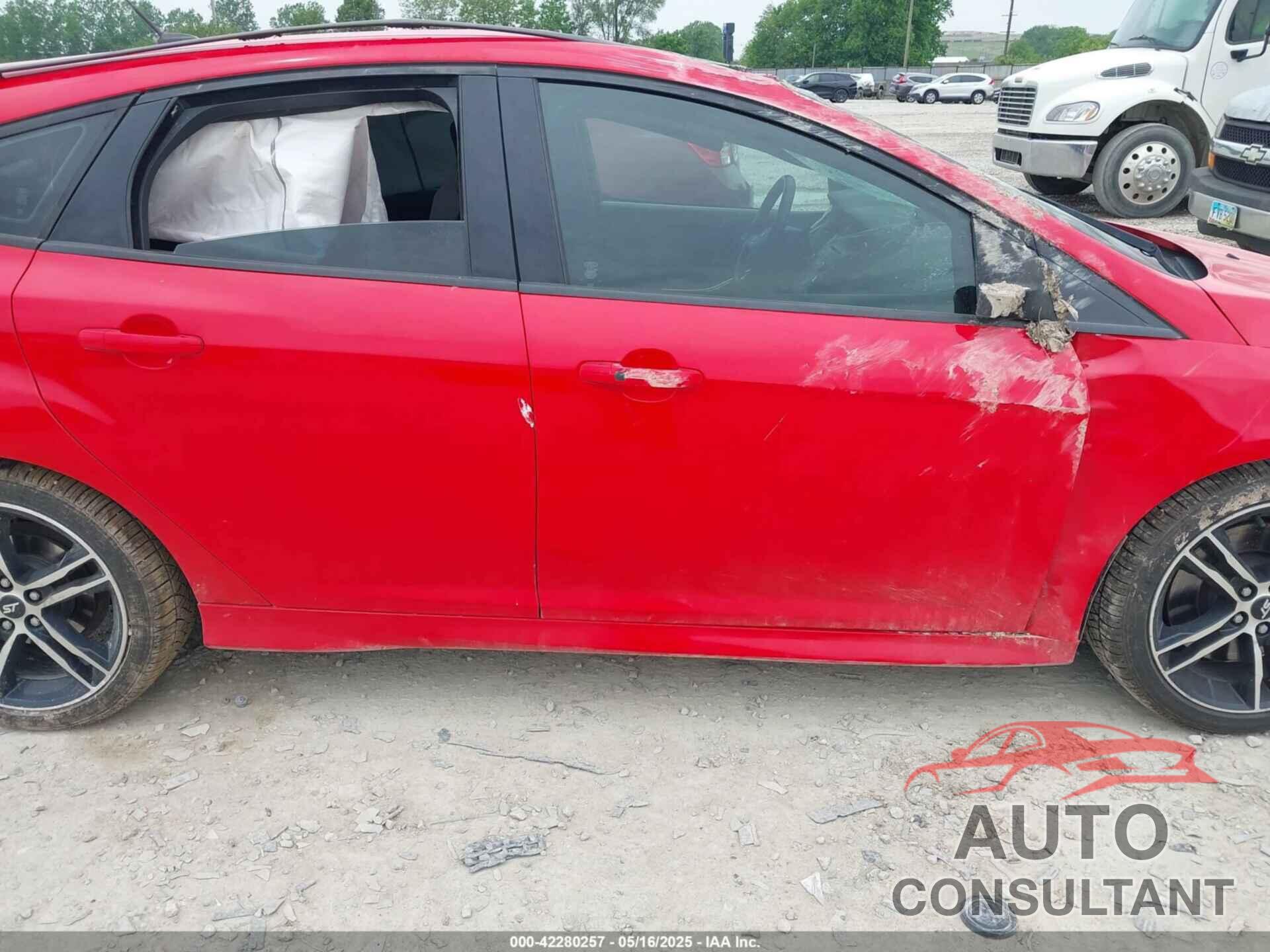 FORD FOCUS ST 2017 - 1FADP3L91HL328052
