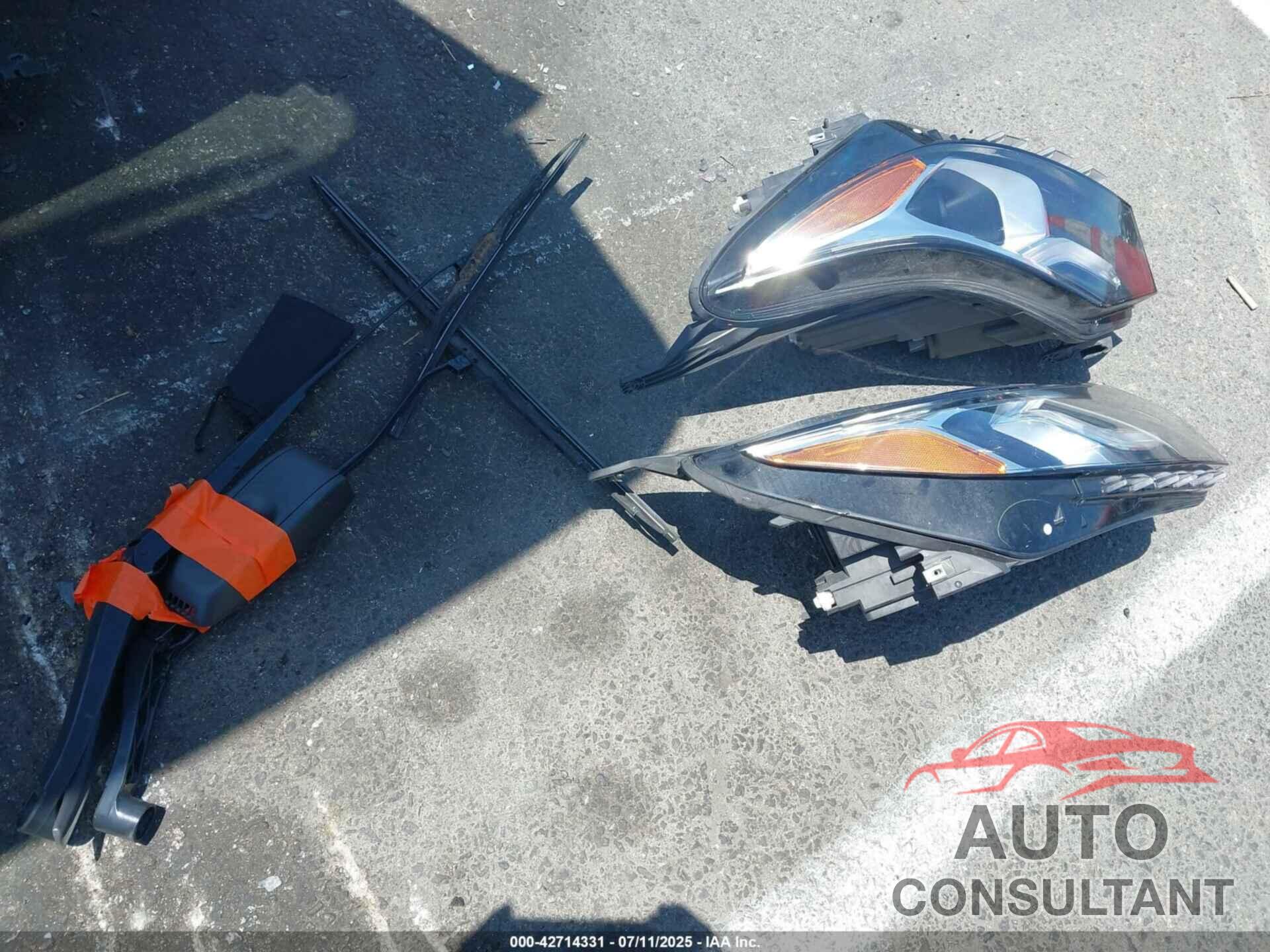 CHEVROLET EQUINOX 2018 - 3GNAXJEV1JS583397