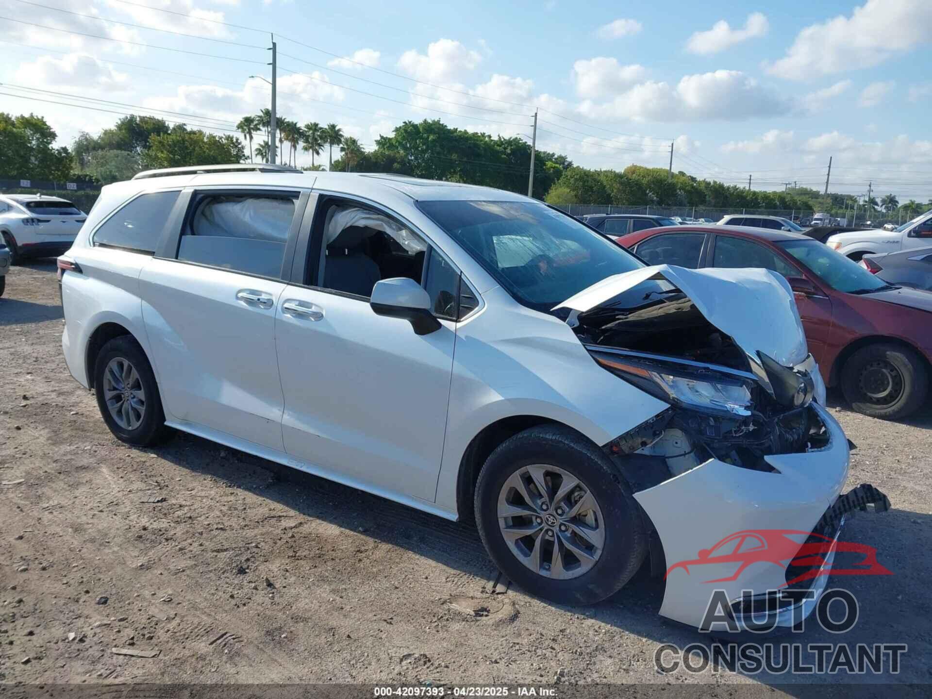 TOYOTA SIENNA 2023 - 5TDJRKEC7PS163115