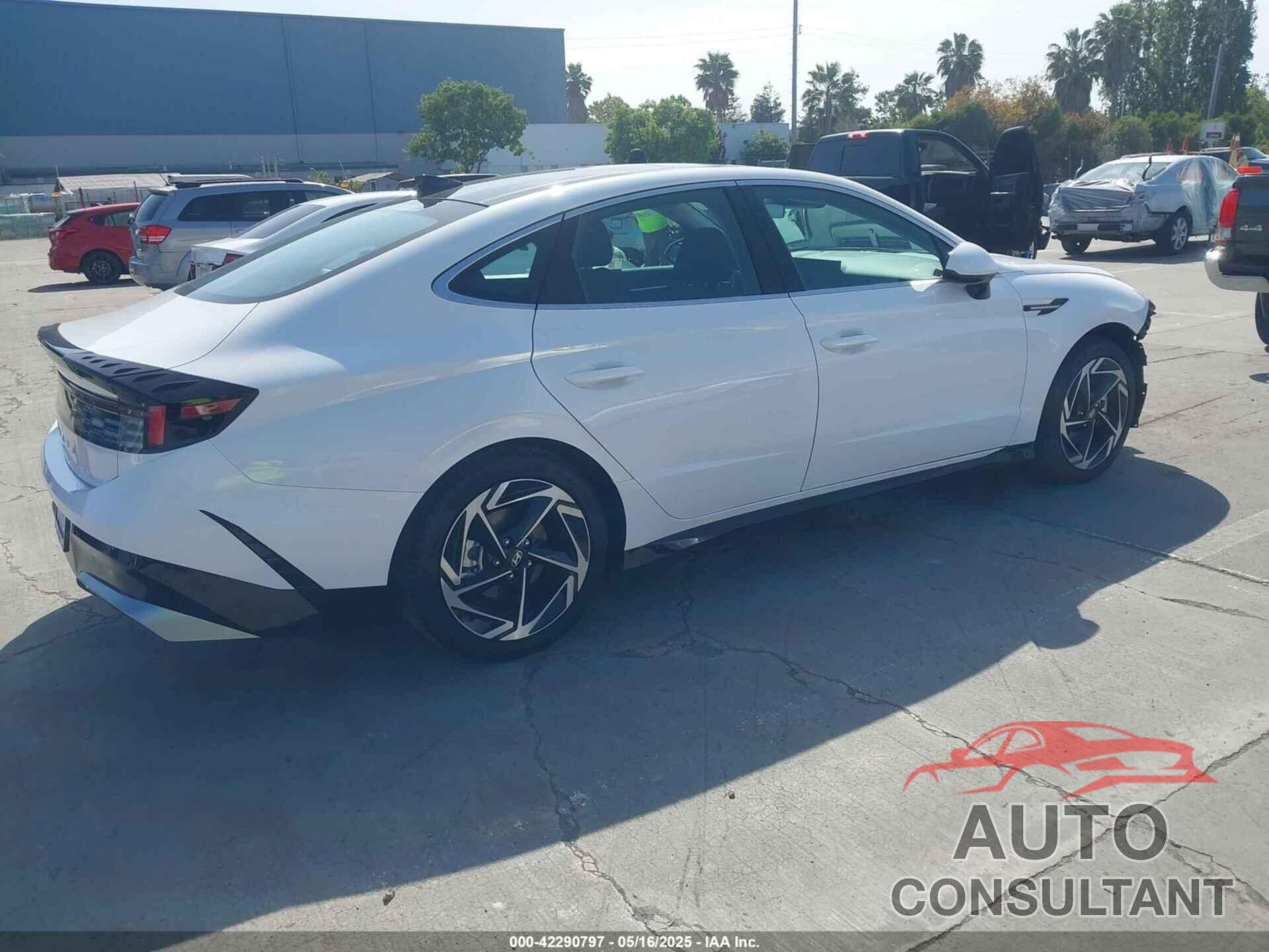 HYUNDAI SONATA 2024 - KMHL14JA6RA426688