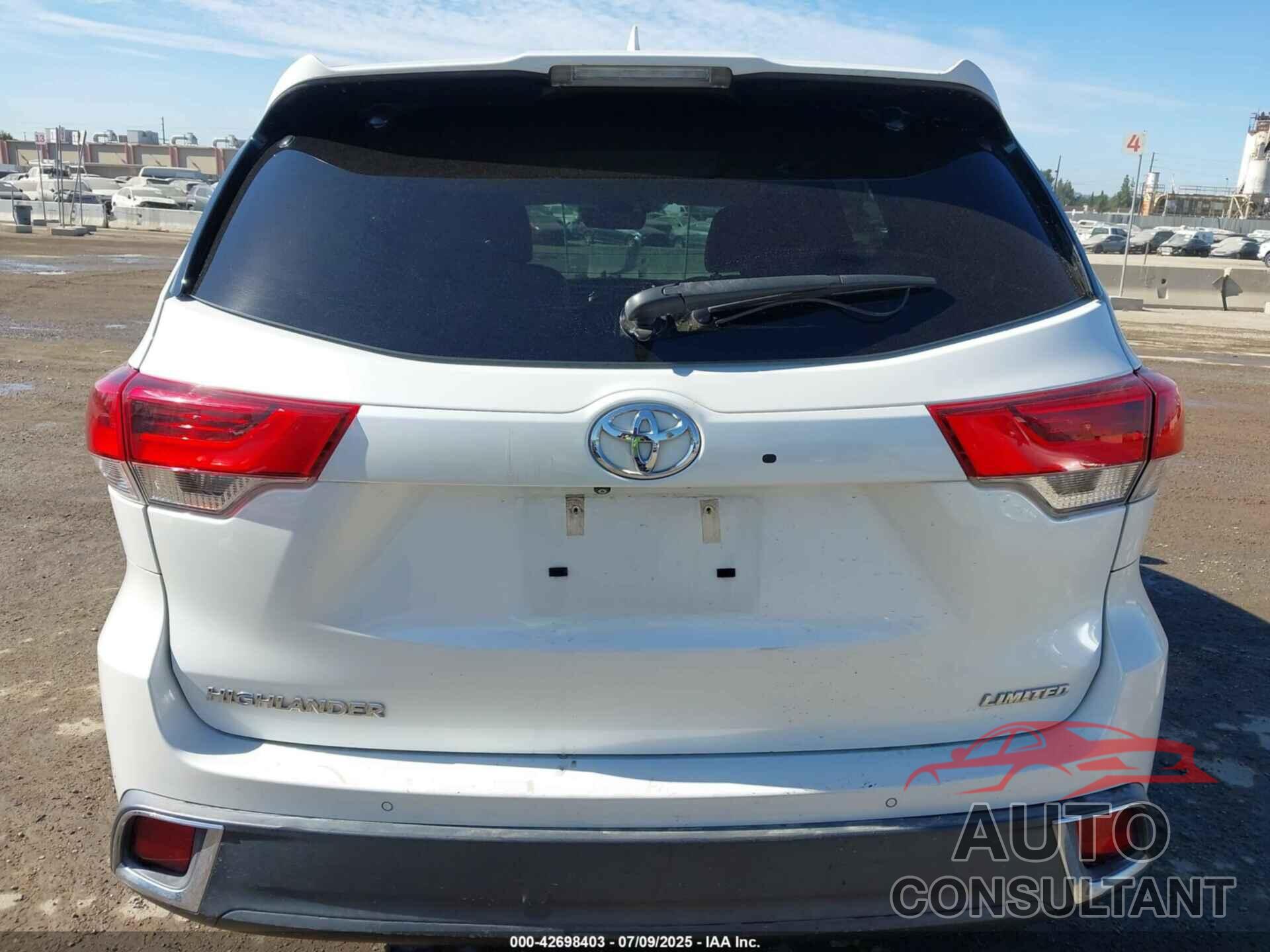 TOYOTA HIGHLANDER 2018 - 5TDYZRFH7JS264597