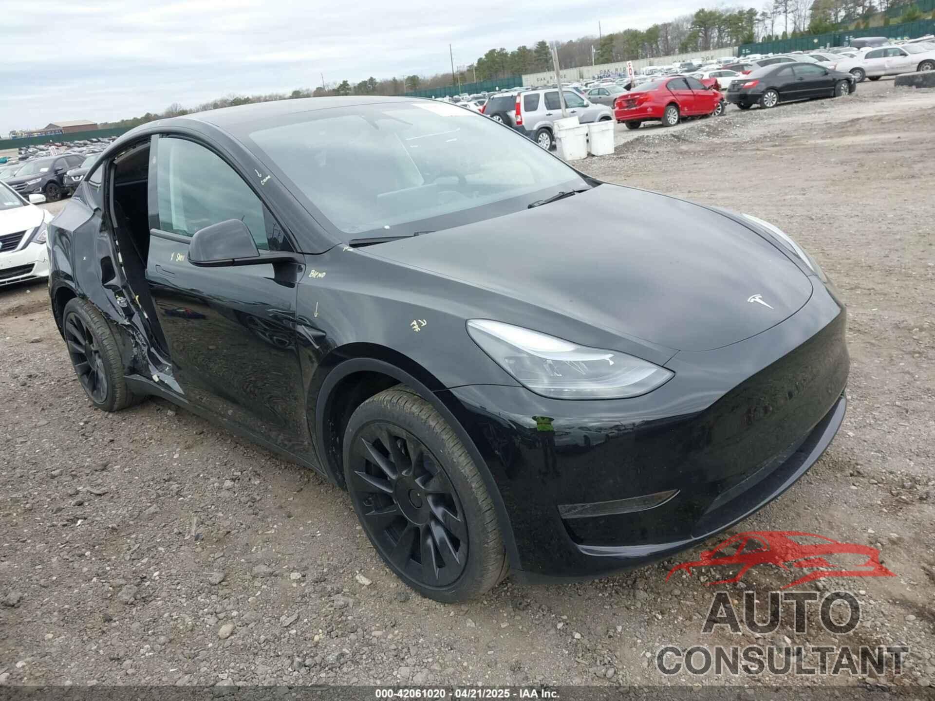 TESLA MODEL Y 2024 - 7SAYGDED5RF093696