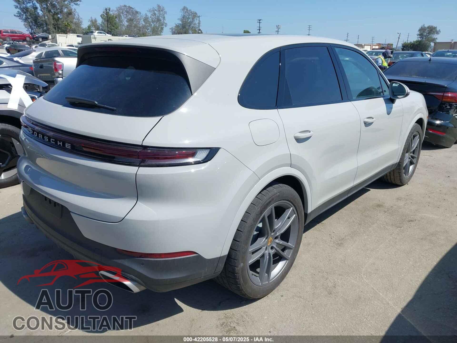 PORSCHE CAYENNE 2024 - WP1AA2AY5RDA02624