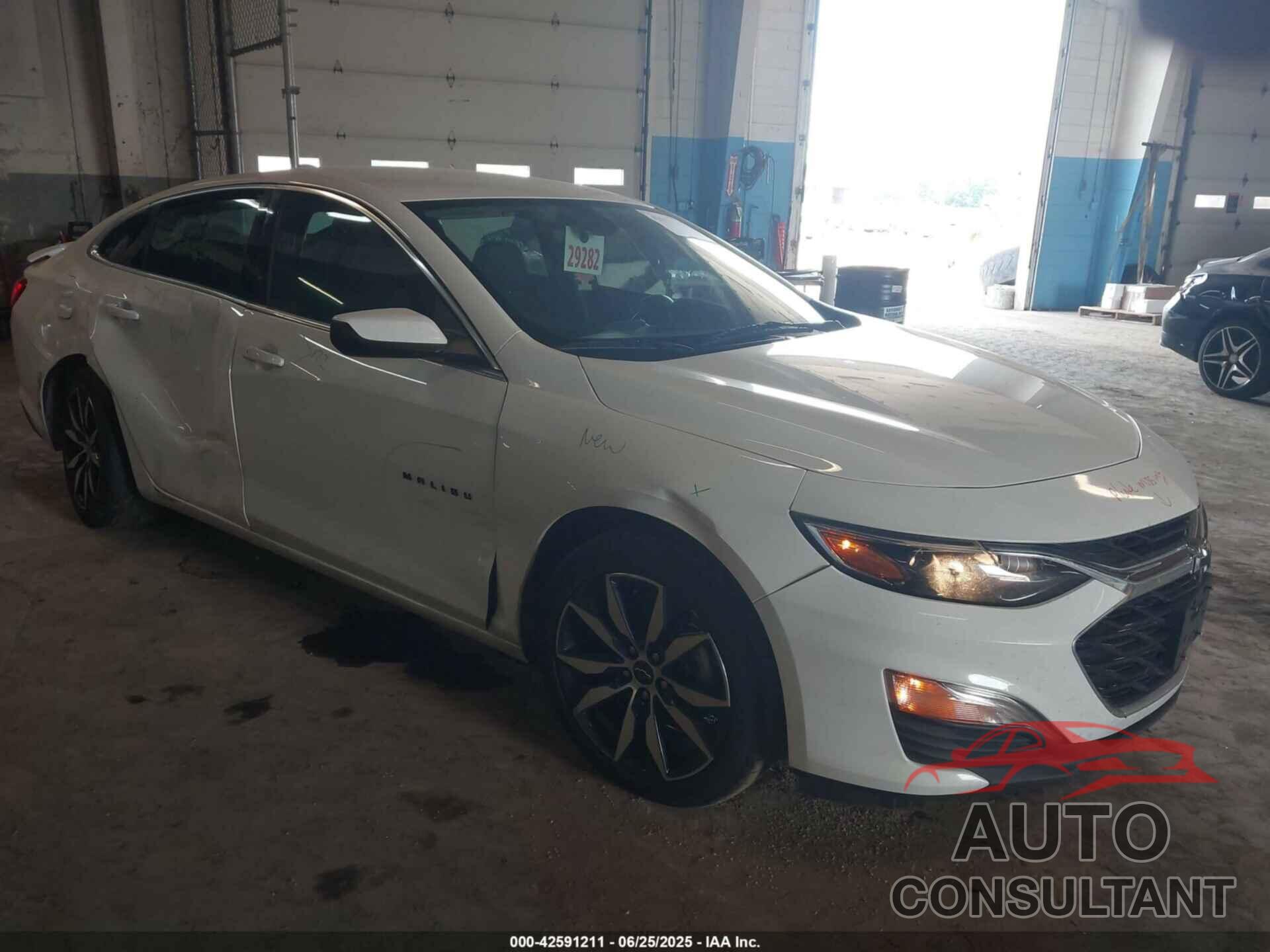CHEVROLET MALIBU 2020 - 1G1ZG5ST5LF120684
