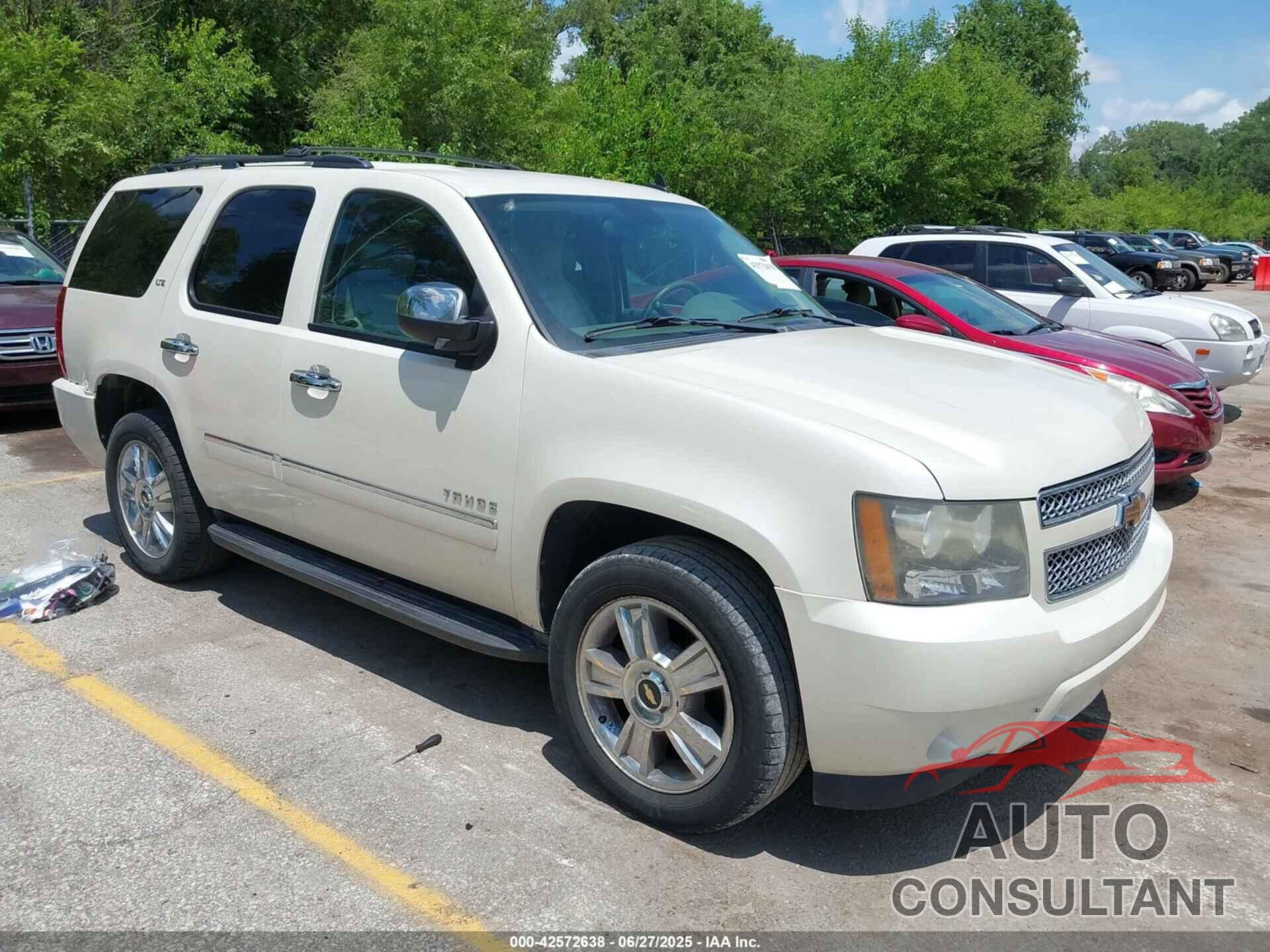 CHEVROLET TAHOE 2010 - 1GNUKCE03AR226317