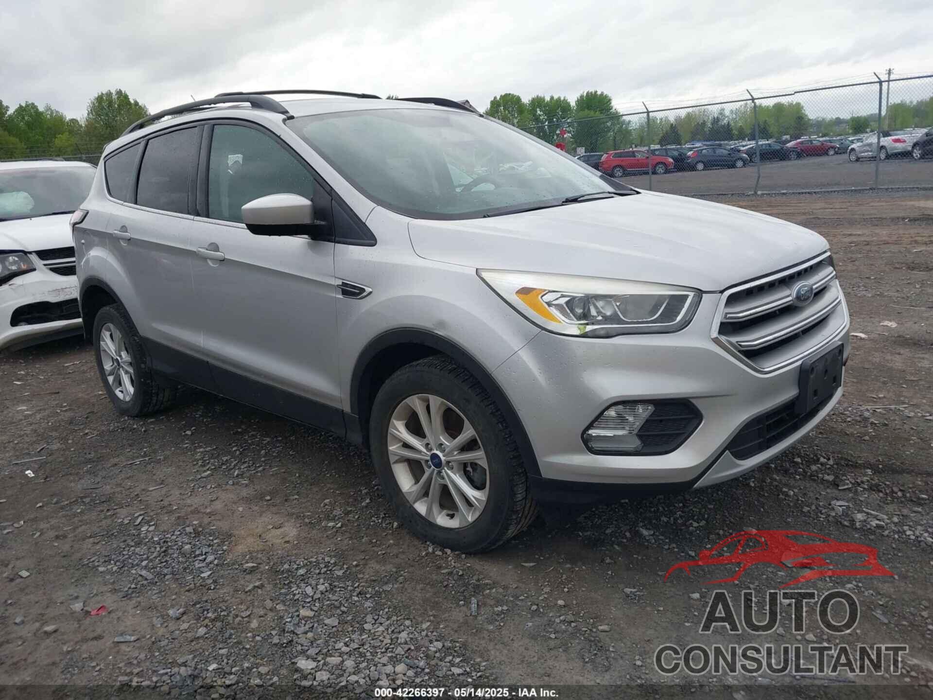 FORD ESCAPE 2017 - 1FMCU9GD4HUD63660