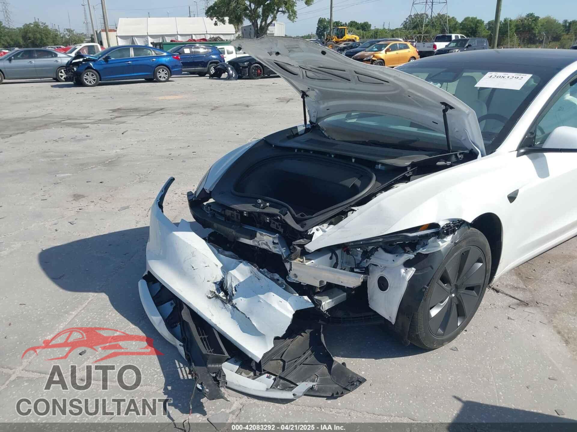 TESLA MODEL 3 2024 - 5YJ3E1EAXRF797586