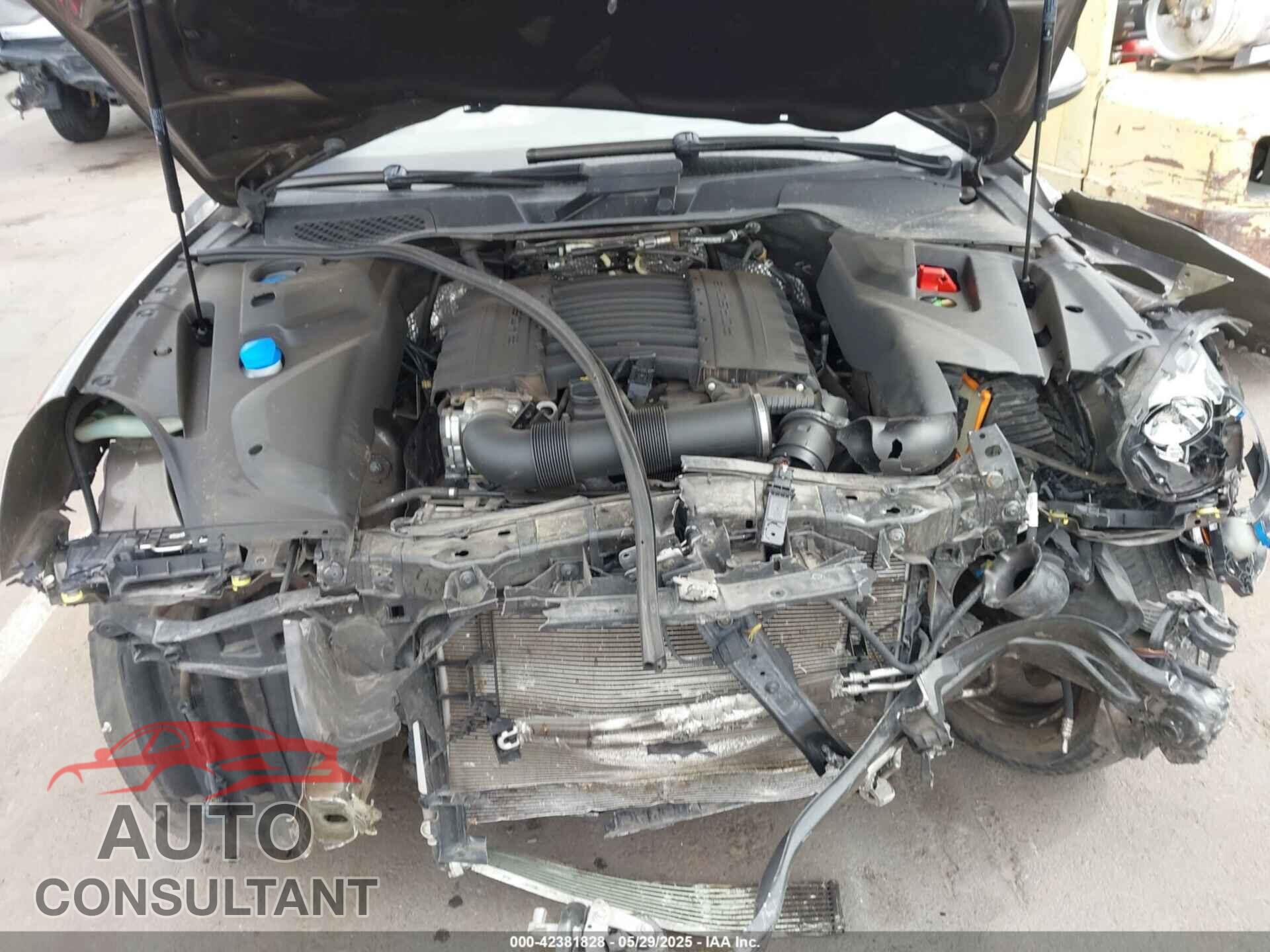 PORSCHE CAYENNE 2016 - WP1AA2A29GLA01796