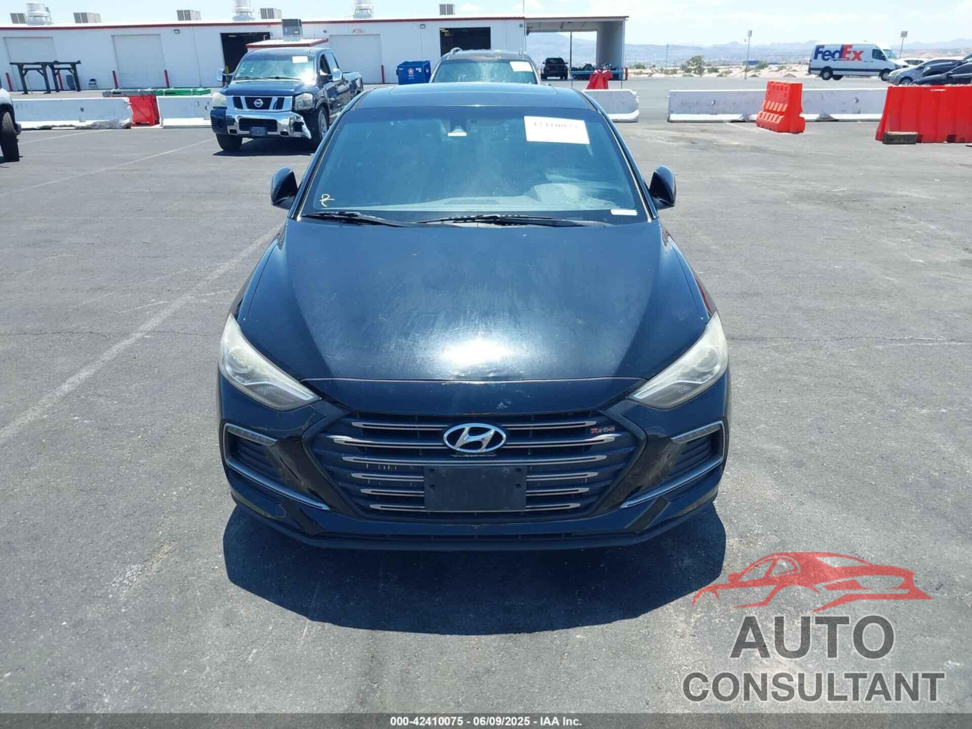 HYUNDAI ELANTRA 2017 - KMHD04LB7HU348982