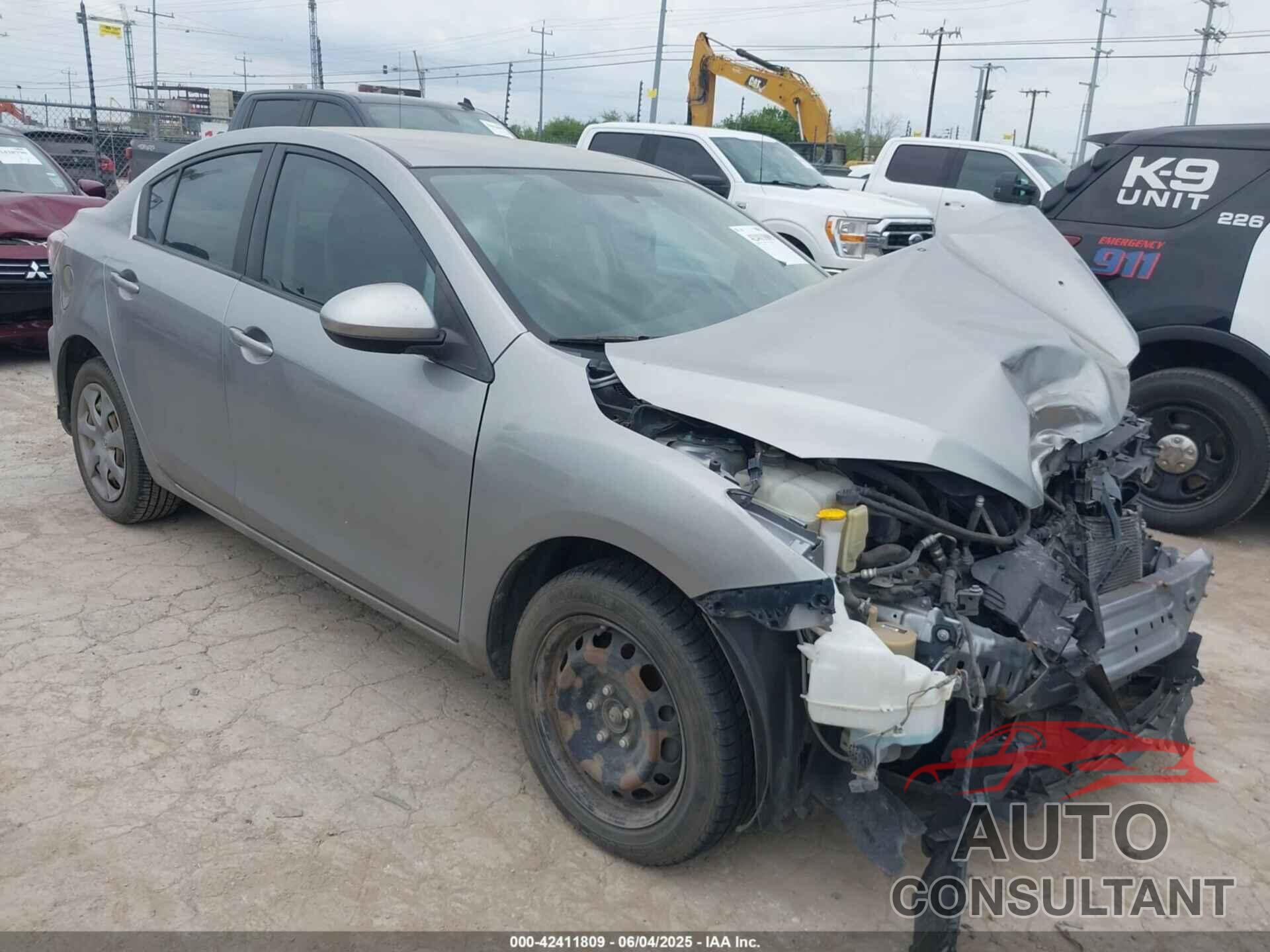 MAZDA MAZDA3 2013 - JM1BL1U71D1800075