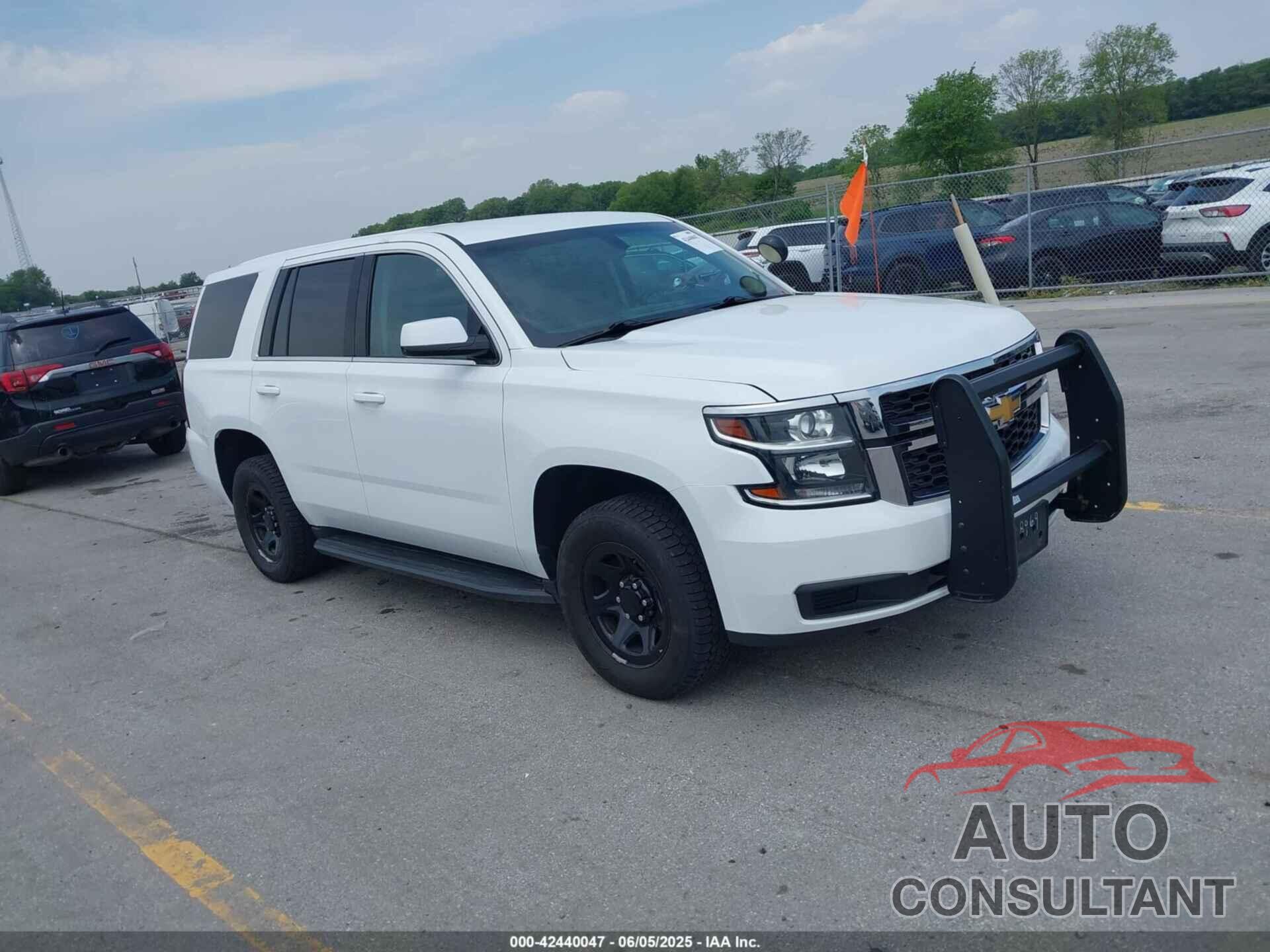 CHEVROLET TAHOE 2018 - 1GNSKDEC8JR238969