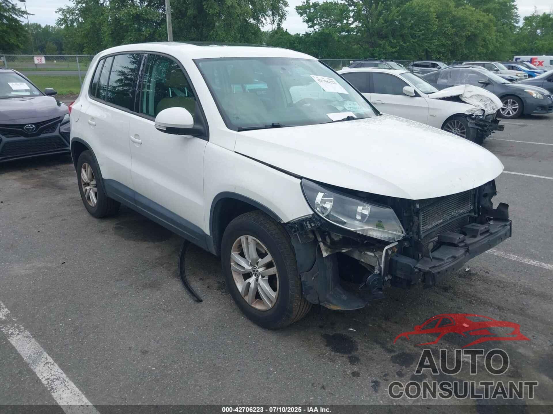 VOLKSWAGEN TIGUAN 2013 - WVGBV7AX2DW508080