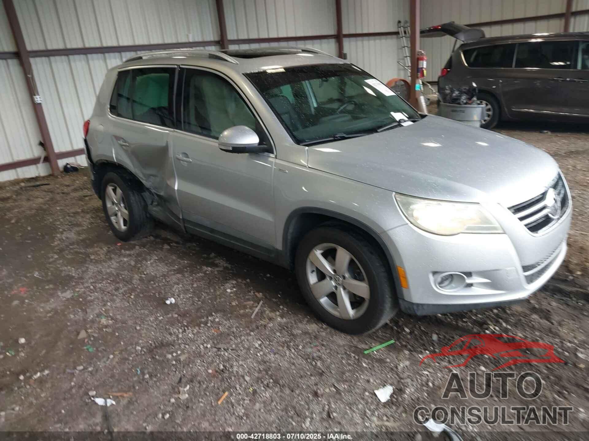 VOLKSWAGEN TIGUAN 2010 - WVGAV7AX9AW528186