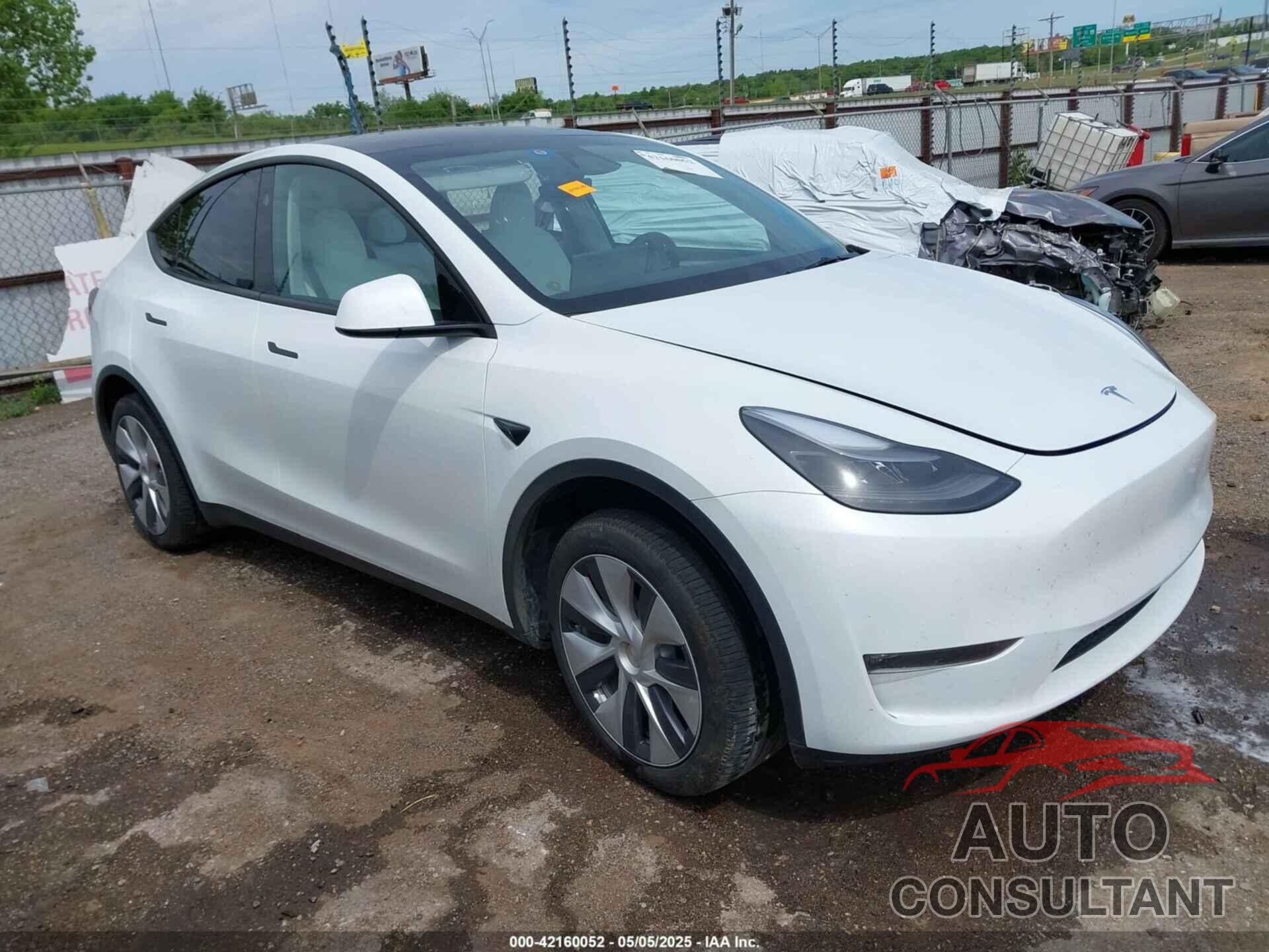 TESLA MODEL Y 2023 - 7SAYGDEE2PA192205