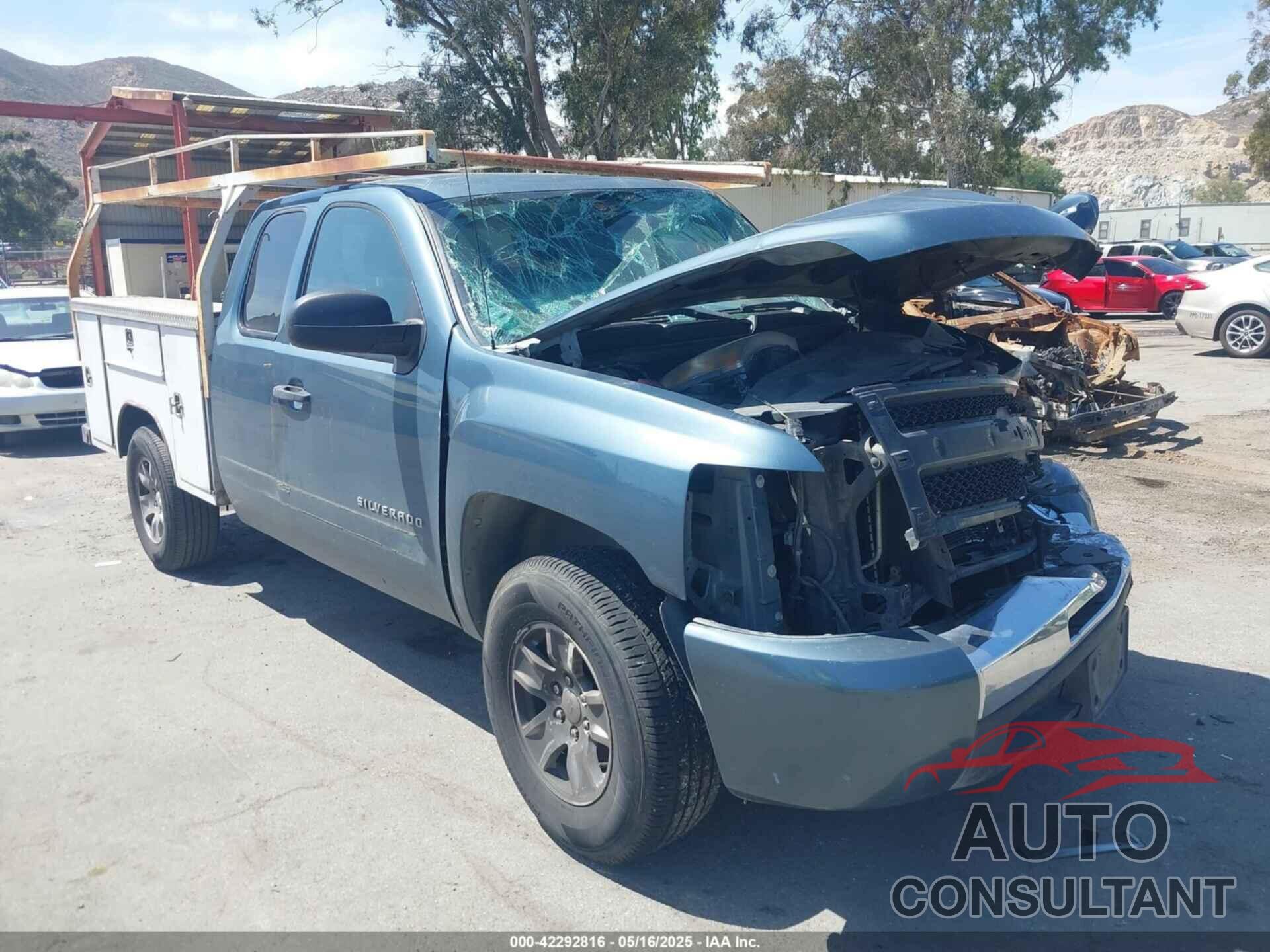 CHEVROLET SILVERADO 1500 2011 - 1GCRCREA7BZ418381