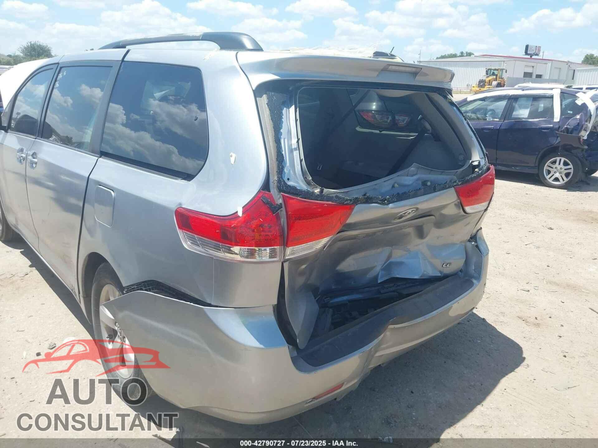 TOYOTA SIENNA 2013 - 5TDKK3DC8DS403364