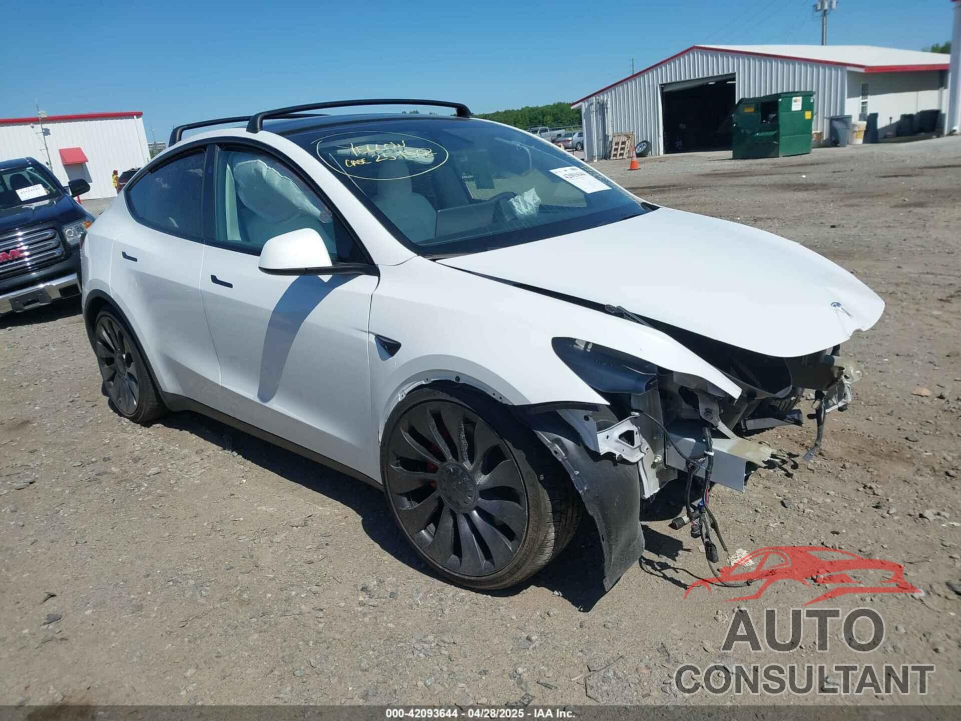 TESLA MODEL Y 2023 - 7SAYGDEF2PF858782