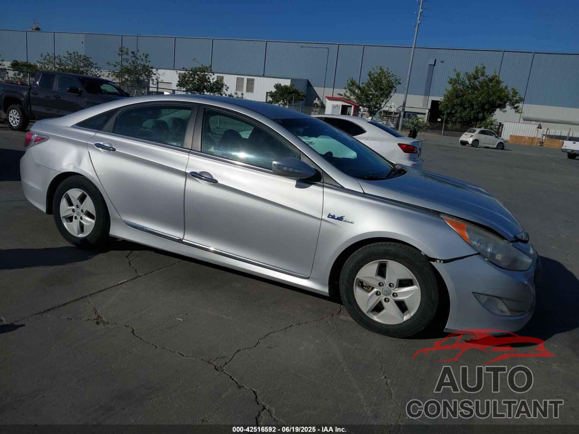 HYUNDAI SONATA HYBRID 2012 - KMHEC4A44CA026522