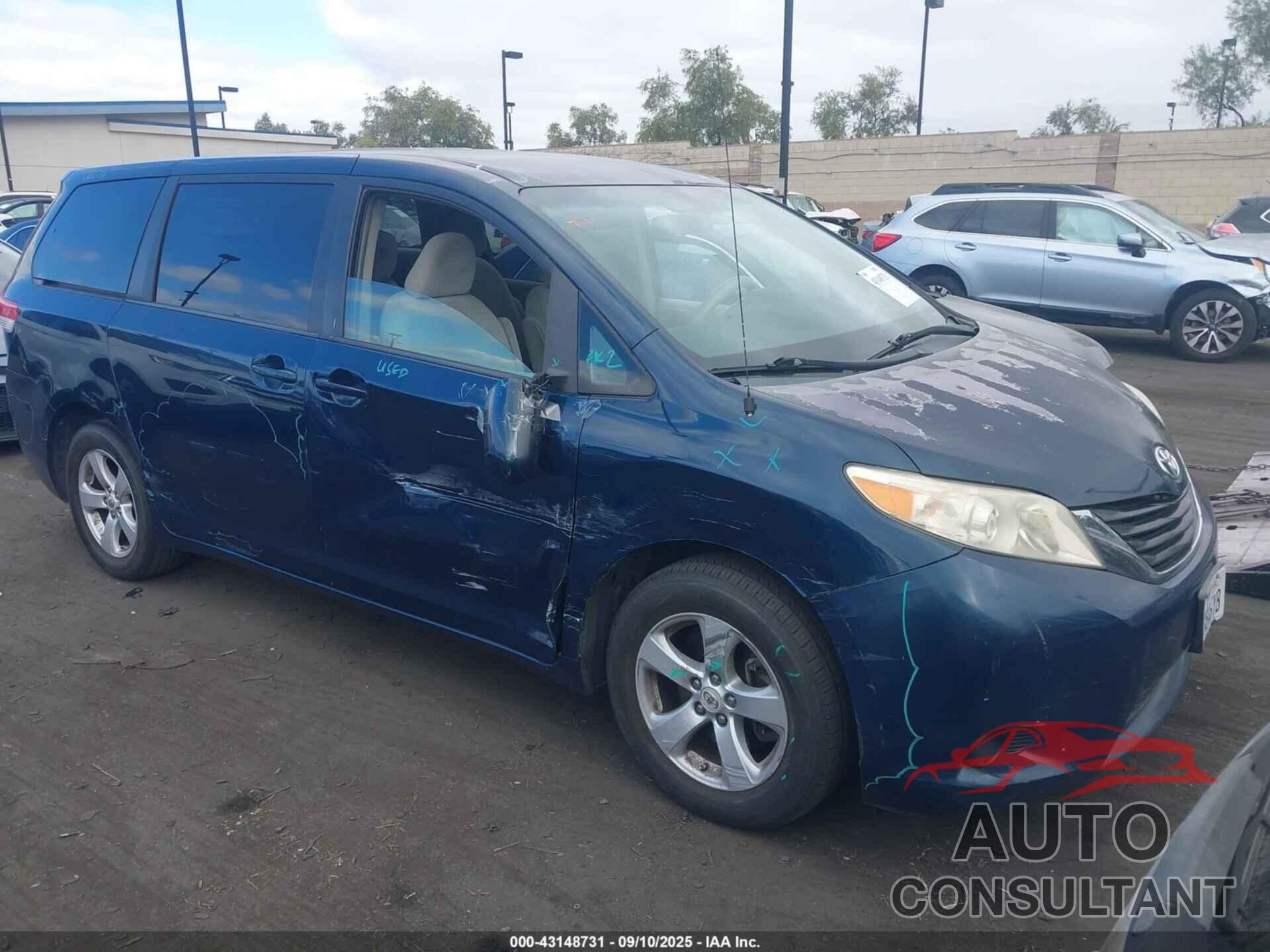 TOYOTA SIENNA 2011 - 5TDKA3DC8BS006818