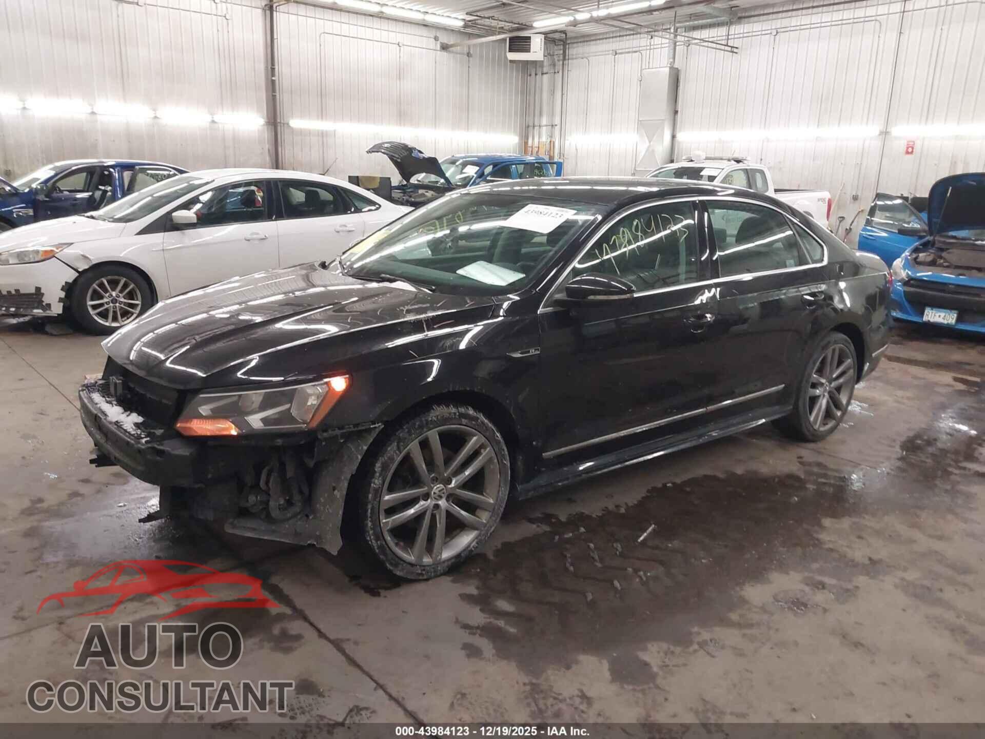 VOLKSWAGEN PASSAT 2017 - 1VWDT7A31HC009727