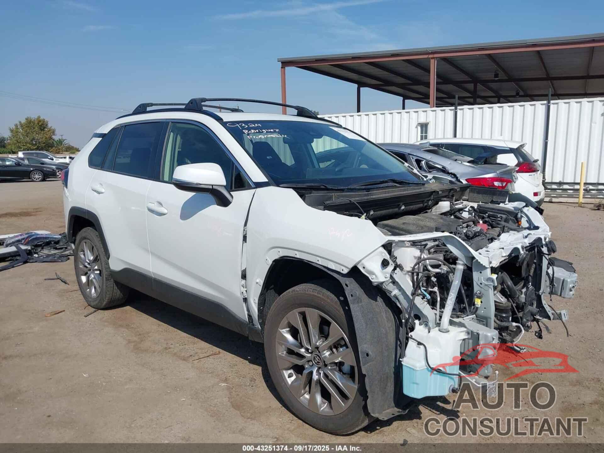 TOYOTA RAV4 2024 - JTMC1RFV6RJ030497