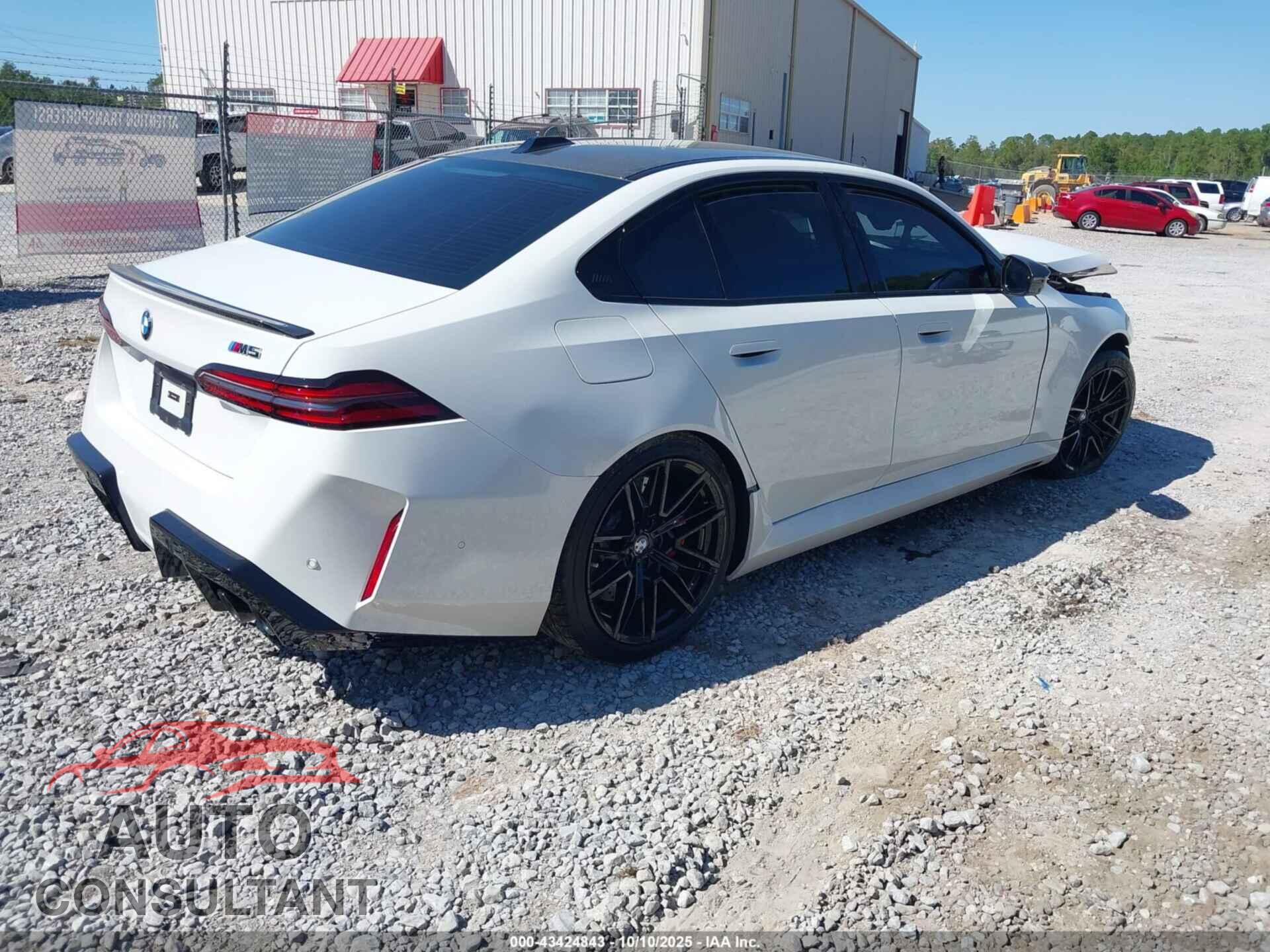 BMW M5 2025 - WBS83FKD7SCT35809
