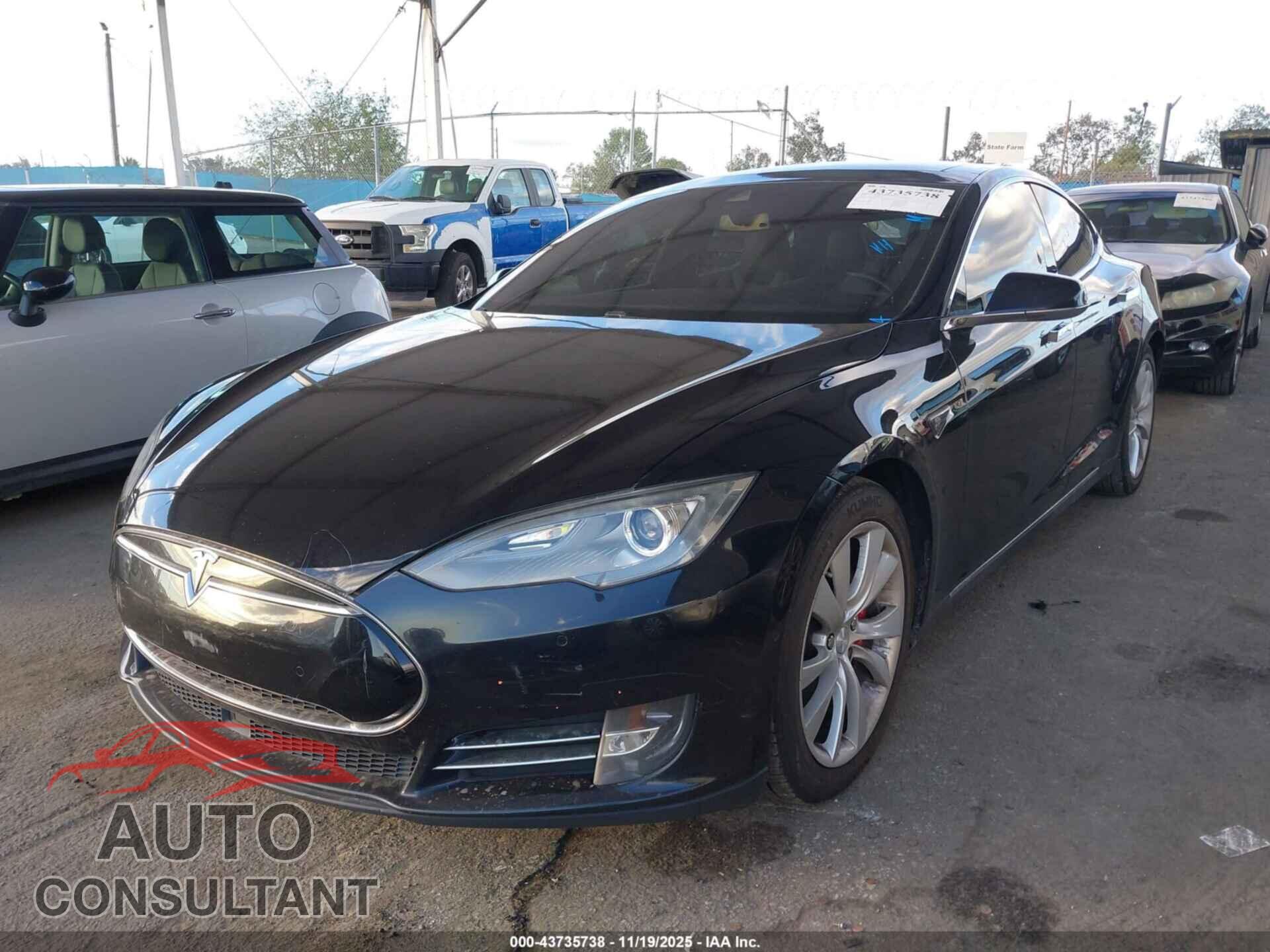 TESLA MODEL S 2015 - 5YJSA1E40FF105218