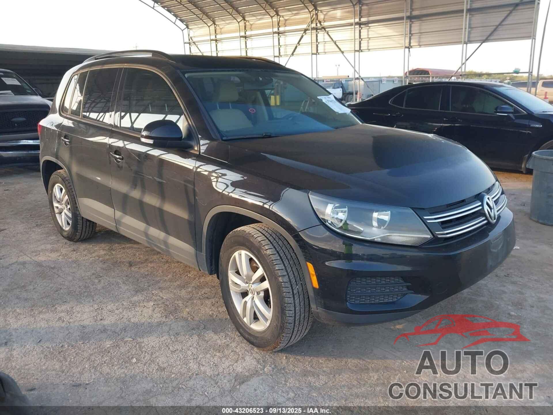 VOLKSWAGEN TIGUAN 2017 - WVGAV7AX4HW512231