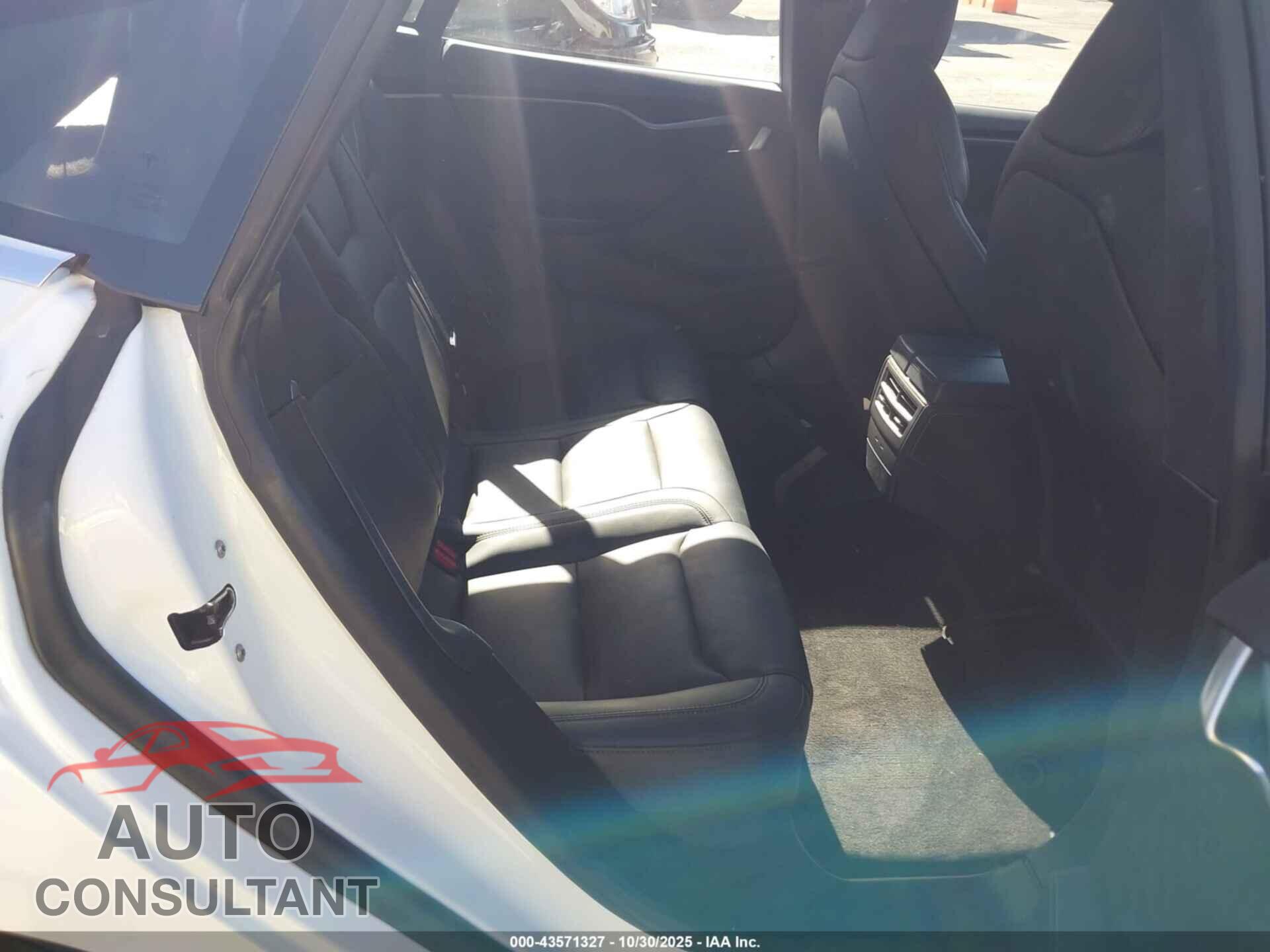 TESLA MODEL S 2020 - 5YJSA1E23LF370211