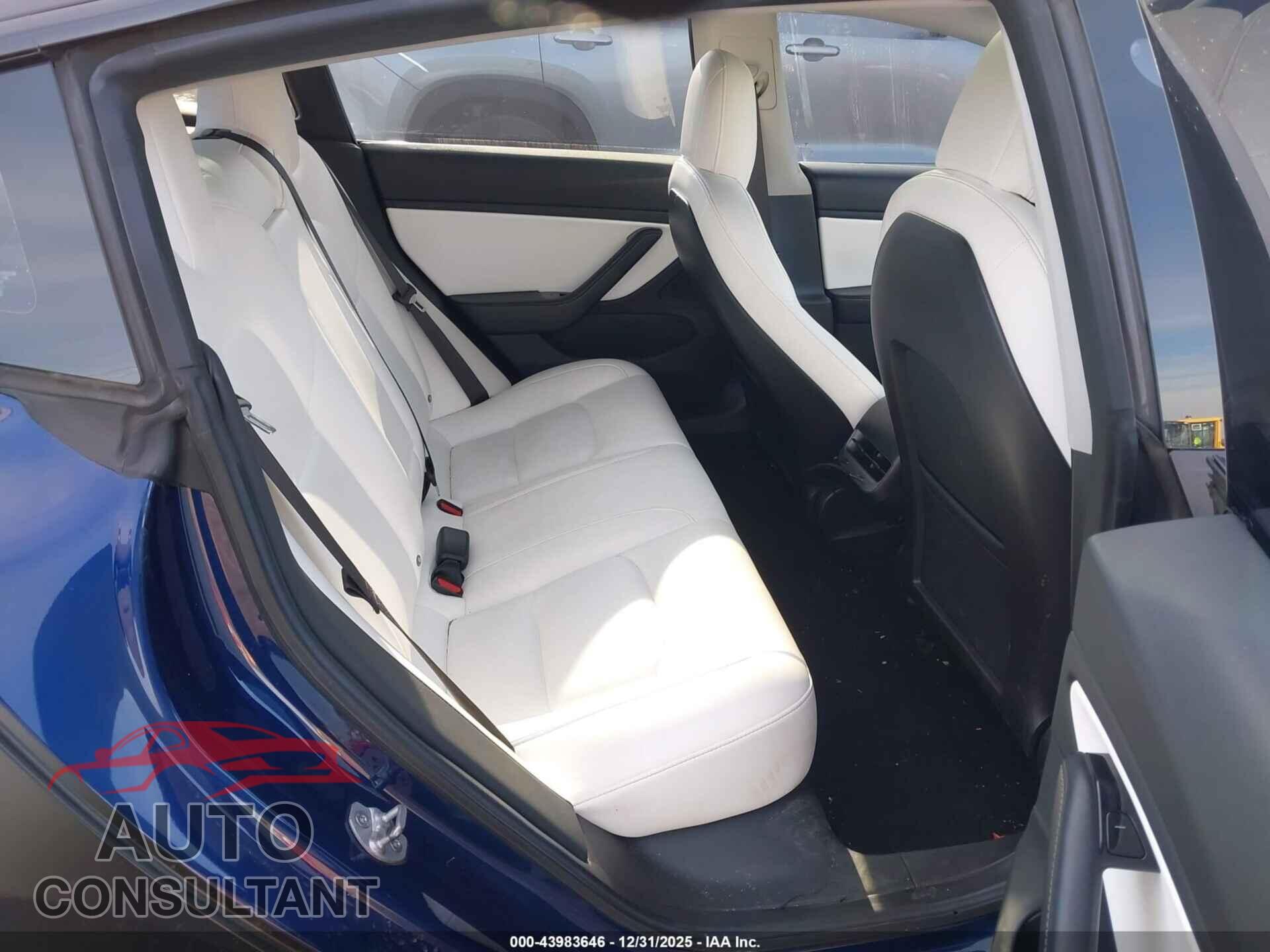 TESLA MODEL 3 2018 - 5YJ3E1EB1JF097680