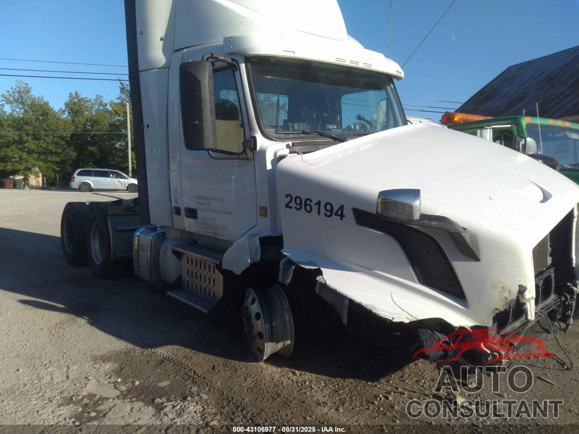 VOLVO VN 2016 - 4V4NC9EG8GN941172