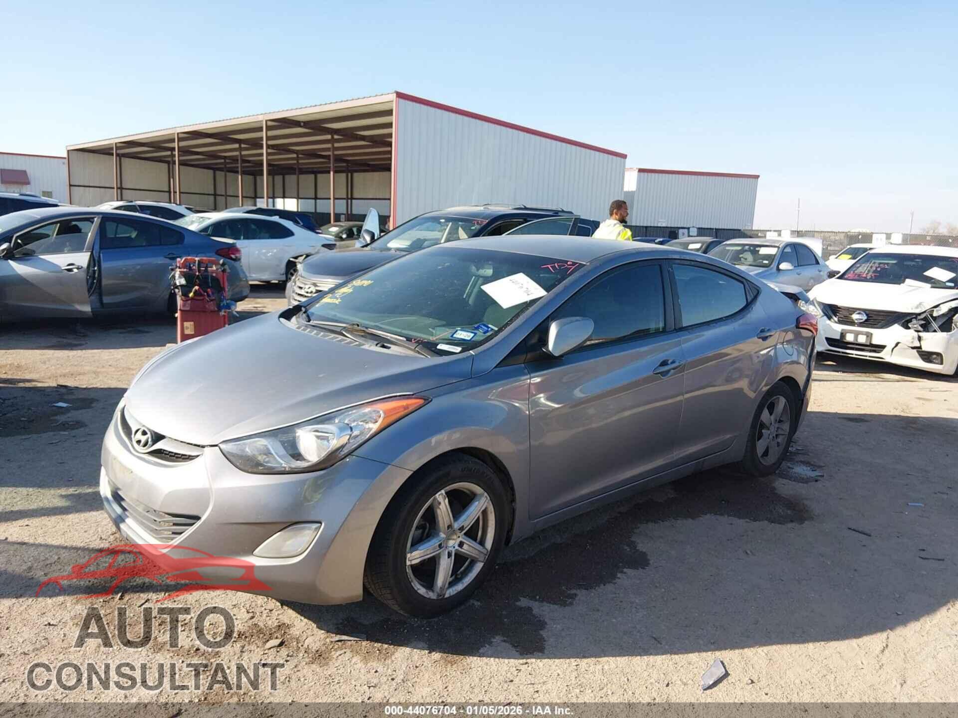 HYUNDAI ELANTRA 2013 - KMHDH4AE4DU739037