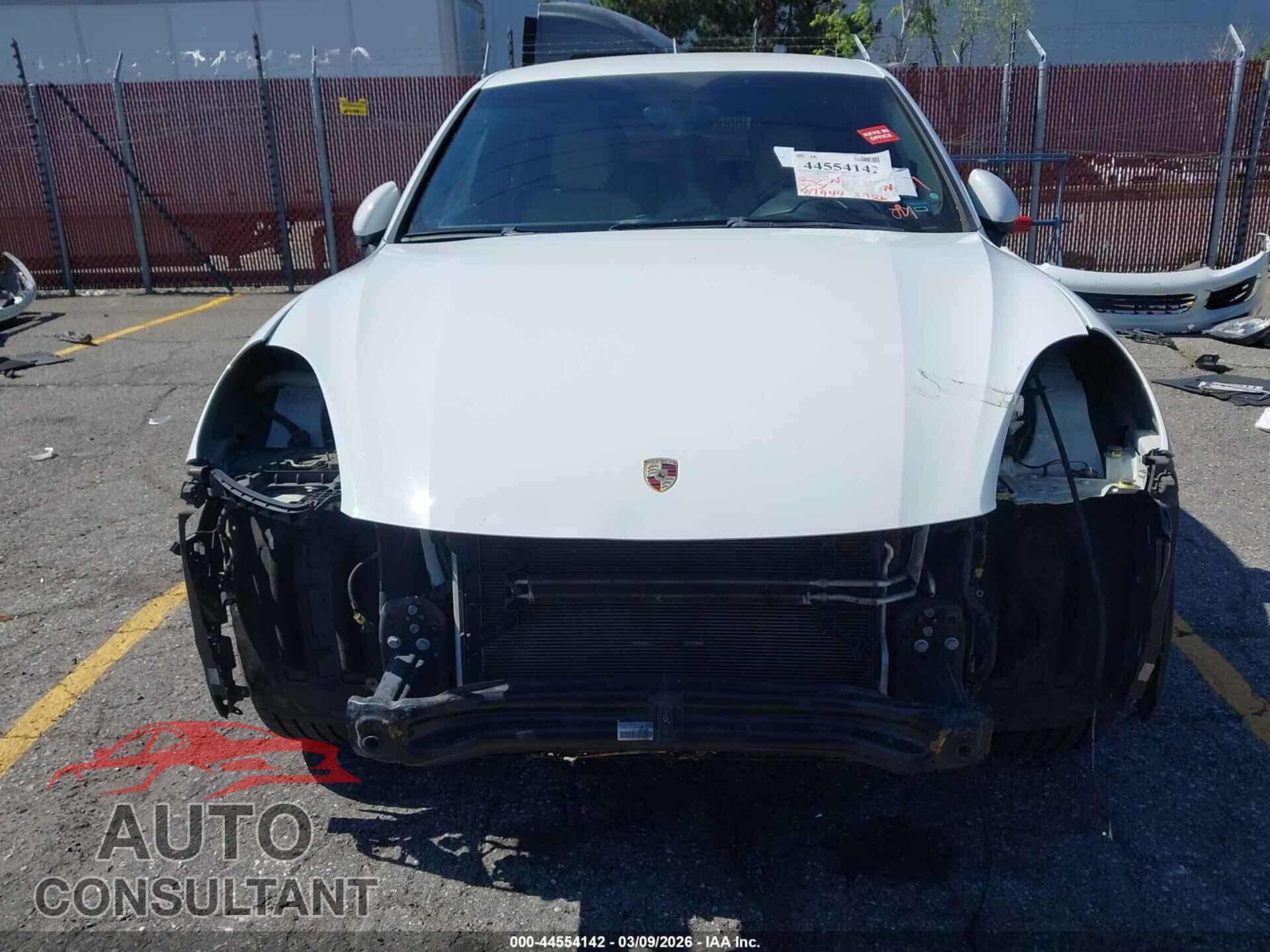 PORSCHE CAYENNE 2016 - WP1AA2A25GLA09300