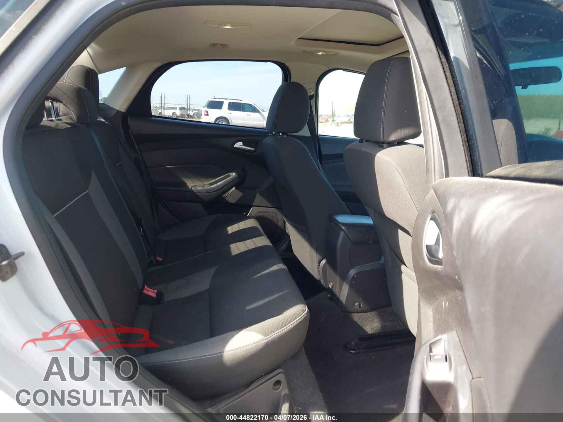 FORD FOCUS 2014 - 1FADP3F28EL225205